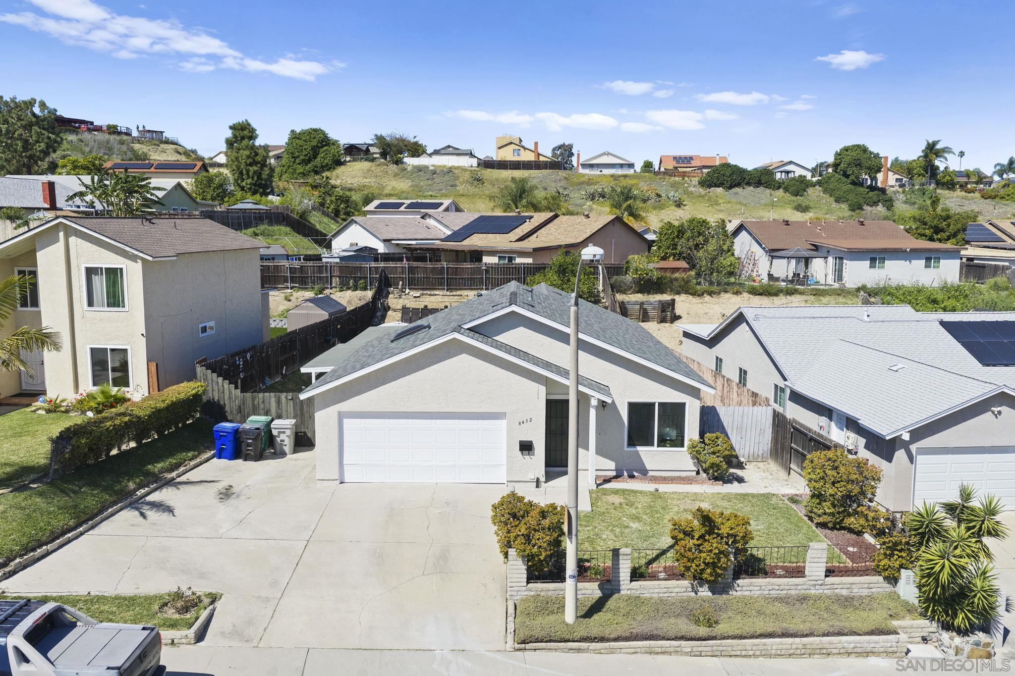 Detail Gallery Image 2 of 21 For 8432  Parkbrook St, San Diego,  CA 92114 - 4 Beds | 2 Baths