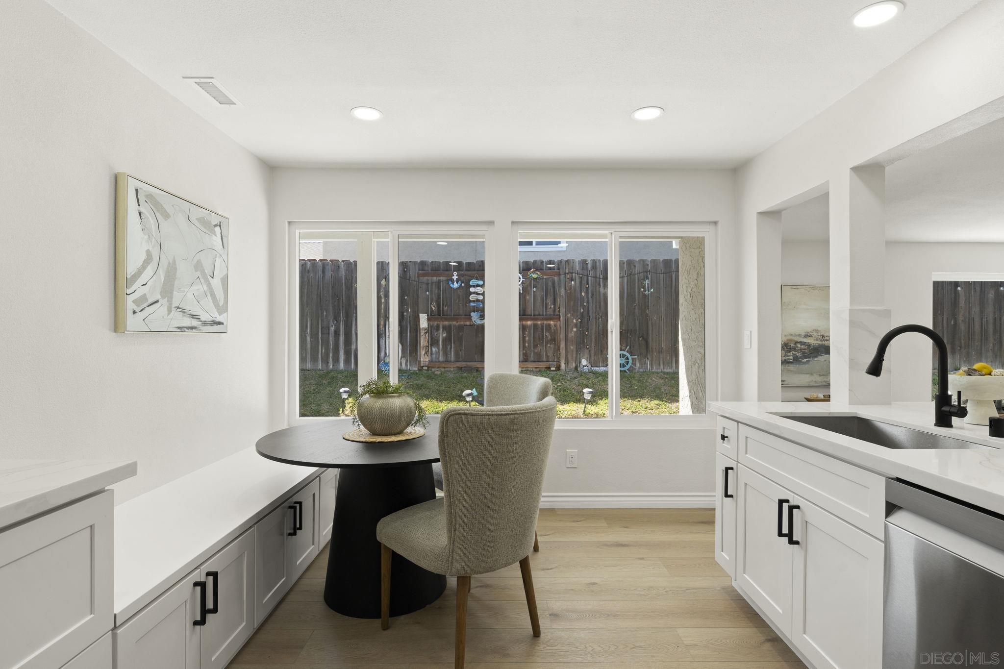 Detail Gallery Image 4 of 21 For 8432  Parkbrook St, San Diego,  CA 92114 - 4 Beds | 2 Baths