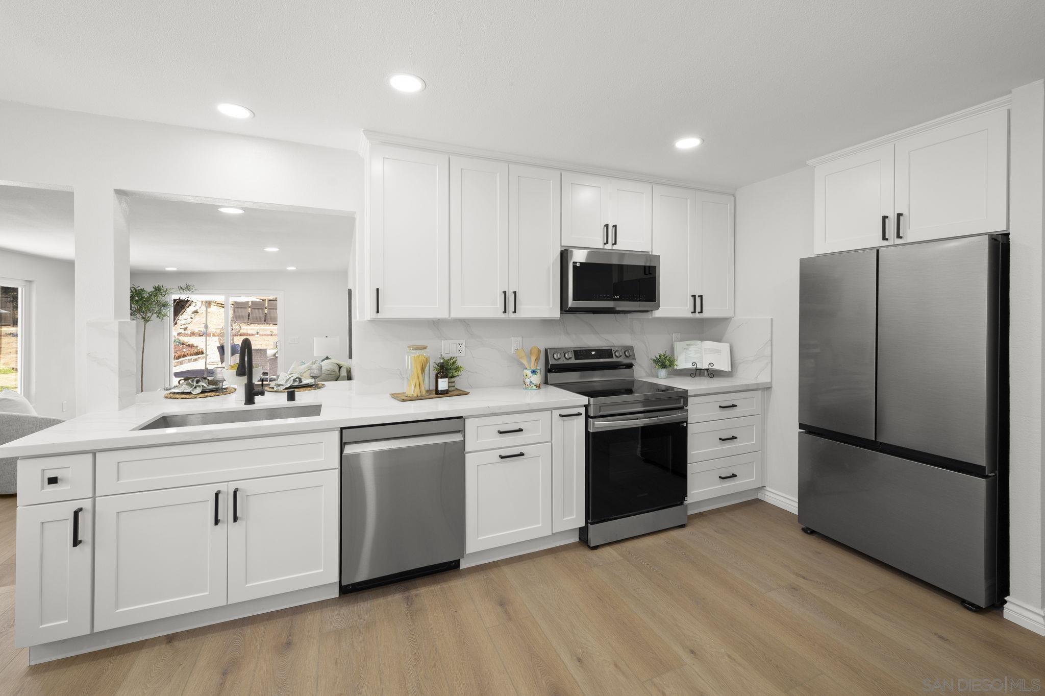 Detail Gallery Image 9 of 36 For 8432  Parkbrook St, San Diego,  CA 92114 - 4 Beds | 2 Baths