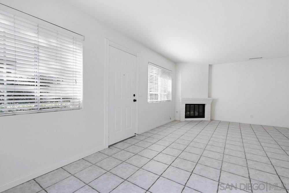 Detail Gallery Image 14 of 47 For 10180  Palm Glen Dr., Santee,  CA 92071 - 3 Beds | 2/1 Baths