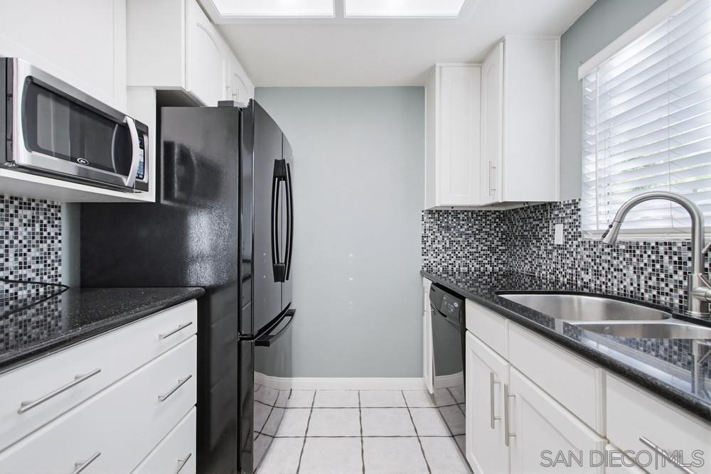 Detail Gallery Image 6 of 47 For 10180  Palm Glen Dr., Santee,  CA 92071 - 3 Beds | 2/1 Baths