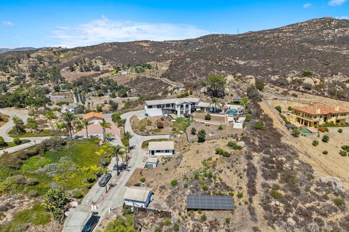 Detail Gallery Image 15 of 61 For 2155  Vista Valley Rim Pl, El Cajon,  CA 92019 - 4 Beds | 4 Baths