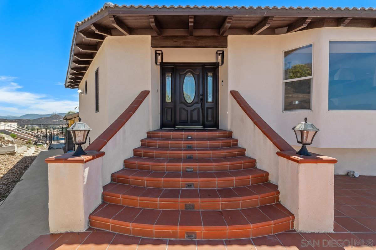 Detail Gallery Image 3 of 61 For 2155  Vista Valley Rim Pl, El Cajon,  CA 92019 - 4 Beds | 4 Baths