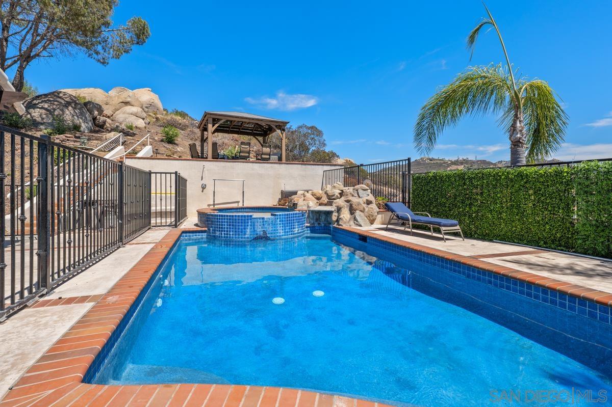 Detail Gallery Image 33 of 61 For 2155  Vista Valley Rim Pl, El Cajon,  CA 92019 - 4 Beds | 4 Baths