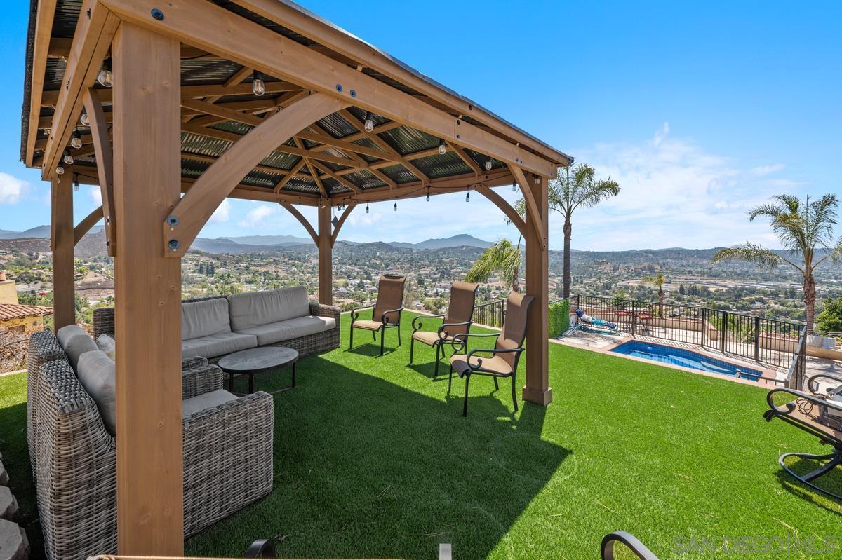 Detail Gallery Image 34 of 61 For 2155  Vista Valley Rim Pl, El Cajon,  CA 92019 - 4 Beds | 4 Baths