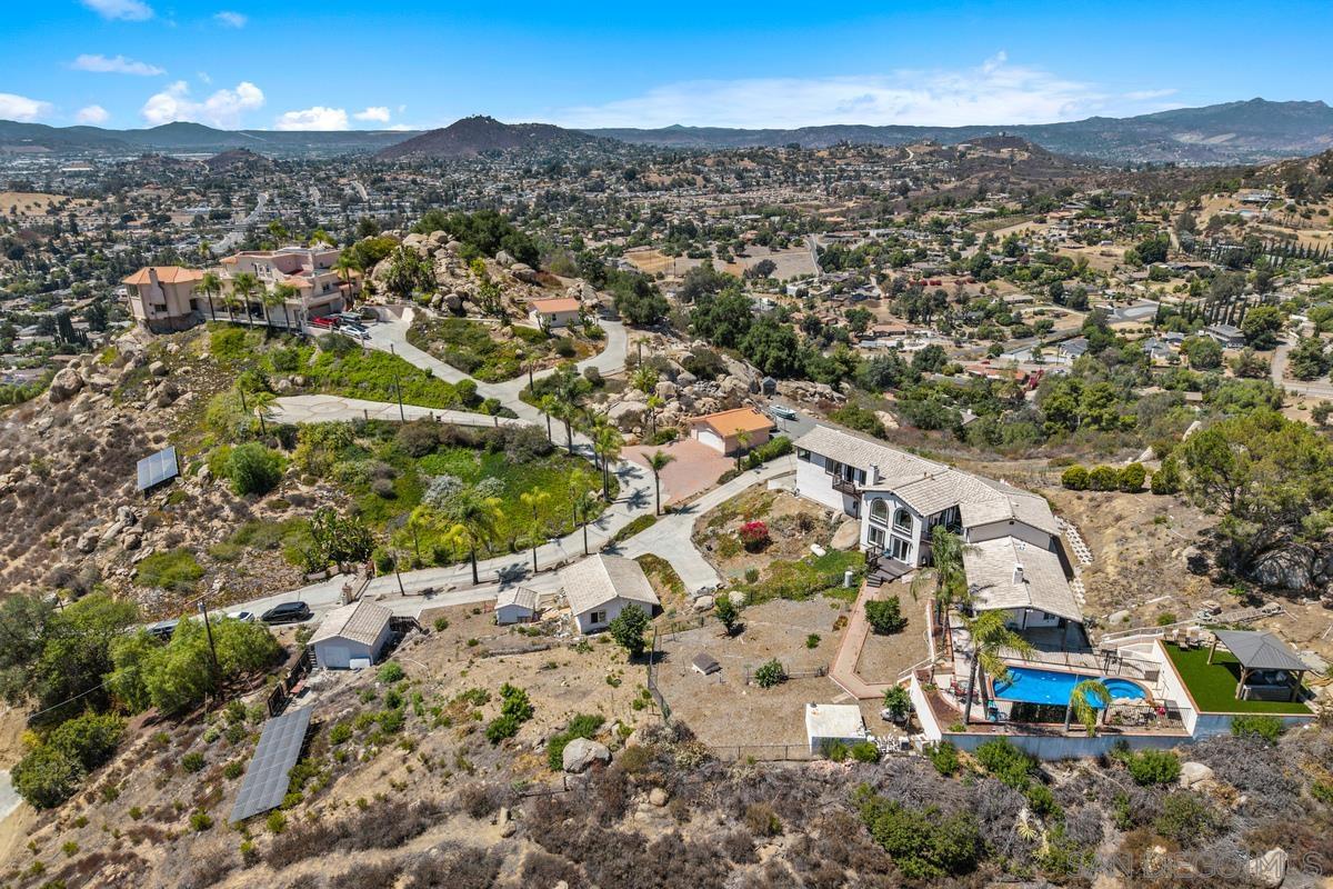 Detail Gallery Image 42 of 61 For 2155  Vista Valley Rim Pl, El Cajon,  CA 92019 - 4 Beds | 4 Baths