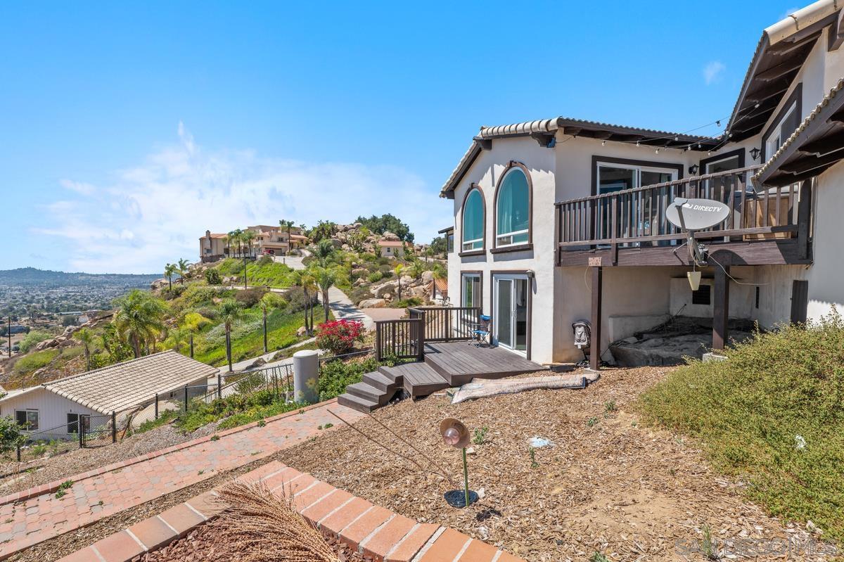 Detail Gallery Image 6 of 61 For 2155  Vista Valley Rim Pl, El Cajon,  CA 92019 - 4 Beds | 4 Baths