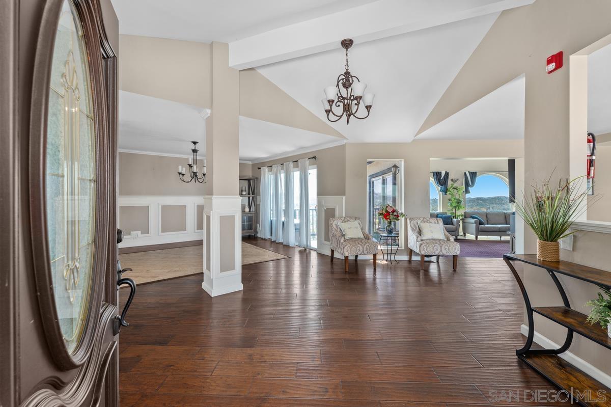 Detail Gallery Image 7 of 61 For 2155  Vista Valley Rim Pl, El Cajon,  CA 92019 - 4 Beds | 4 Baths