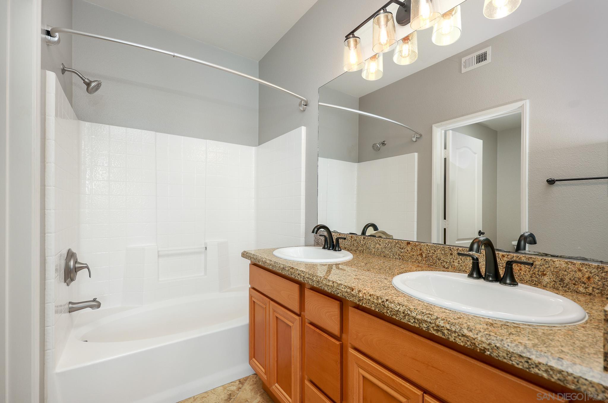 Detail Gallery Image 14 of 36 For 5055  Coral Sand Ter, San Diego,  CA 92117 - 3 Beds | 3/1 Baths
