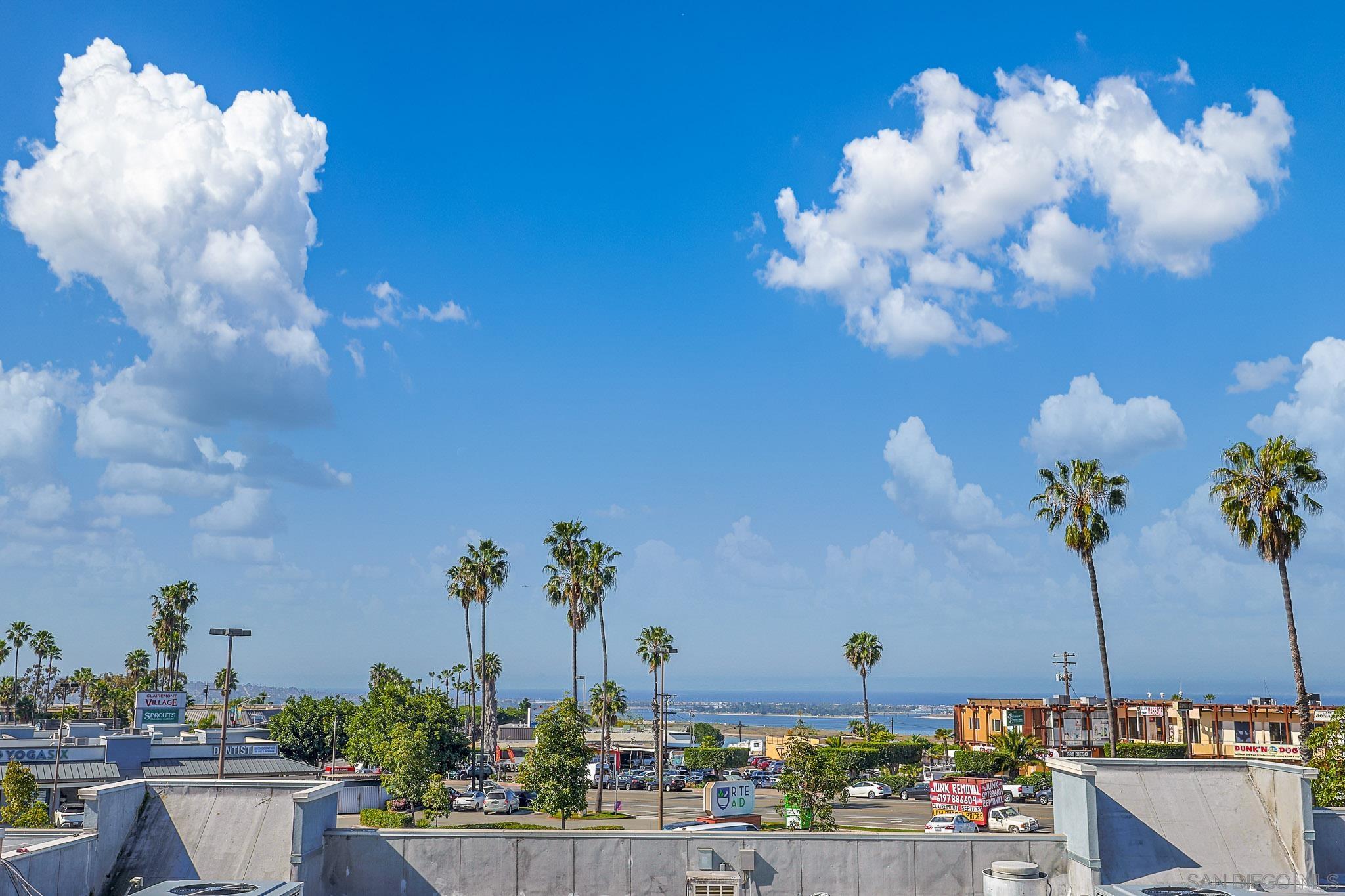 Detail Gallery Image 32 of 36 For 5055  Coral Sand Ter, San Diego,  CA 92117 - 3 Beds | 3/1 Baths