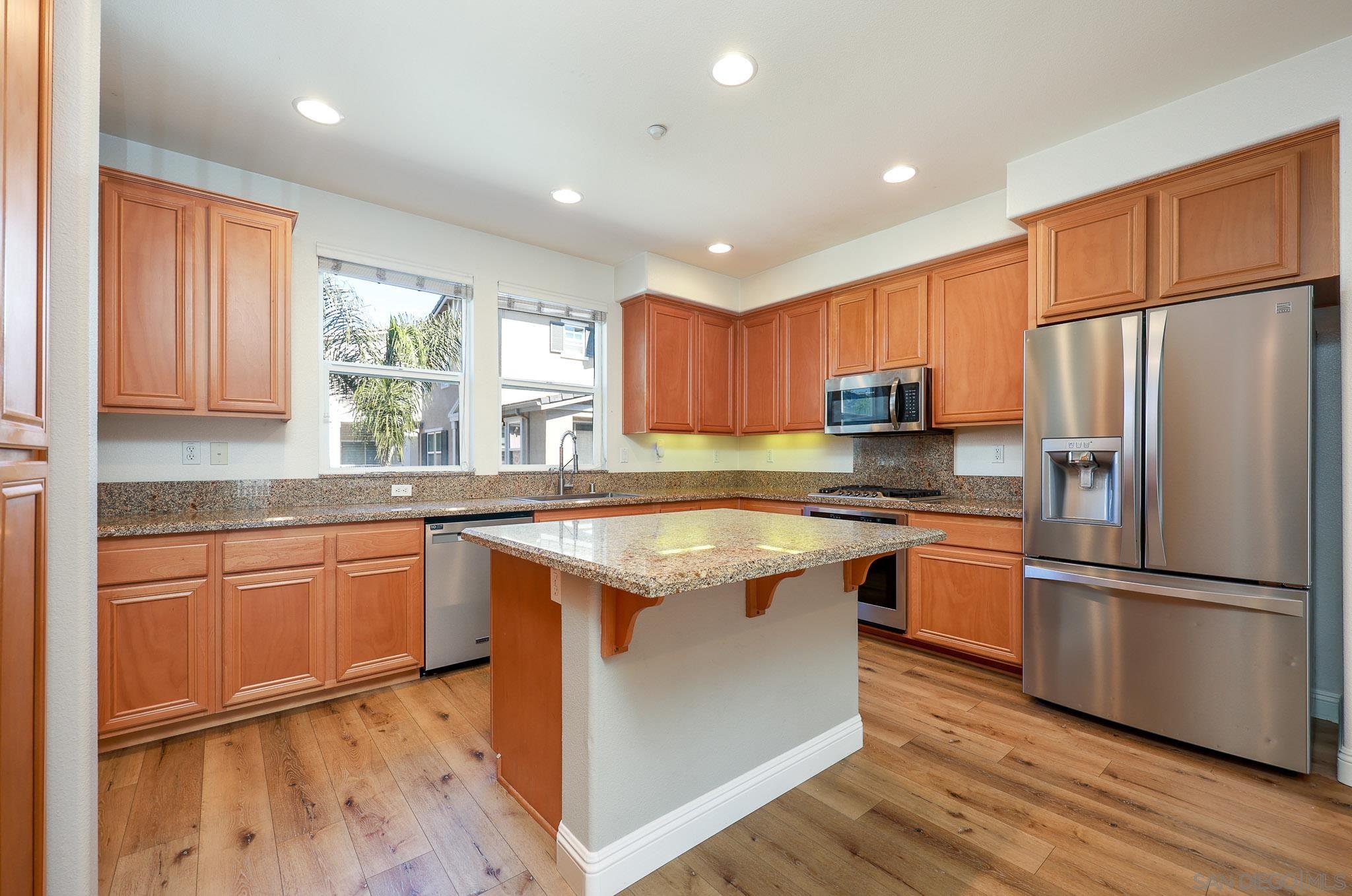 Detail Gallery Image 6 of 36 For 5055  Coral Sand Ter, San Diego,  CA 92117 - 3 Beds | 3/1 Baths