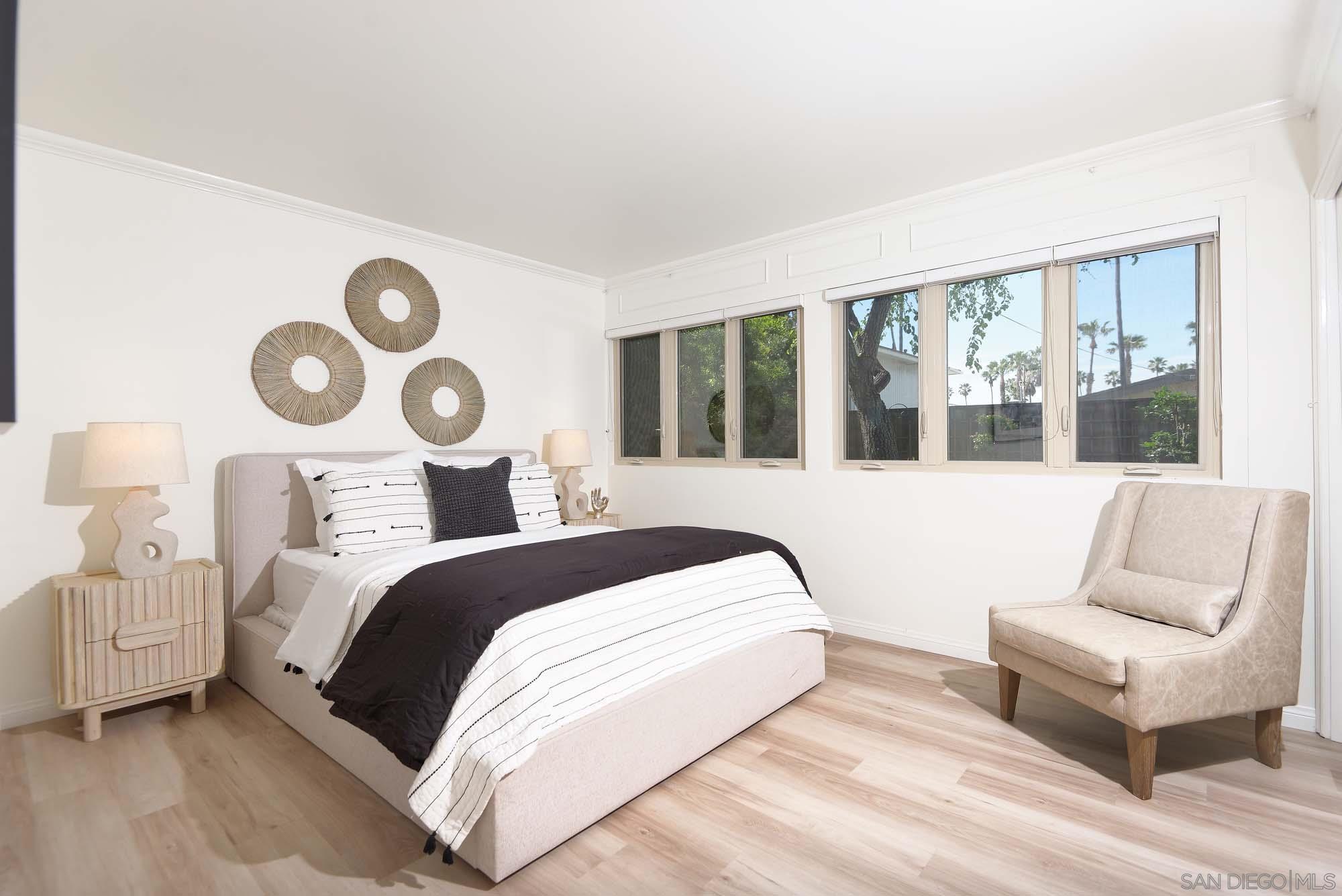 Detail Gallery Image 17 of 24 For 8348  Paseo Del Ocaso, La Jolla,  CA 92037 - 4 Beds | 3 Baths