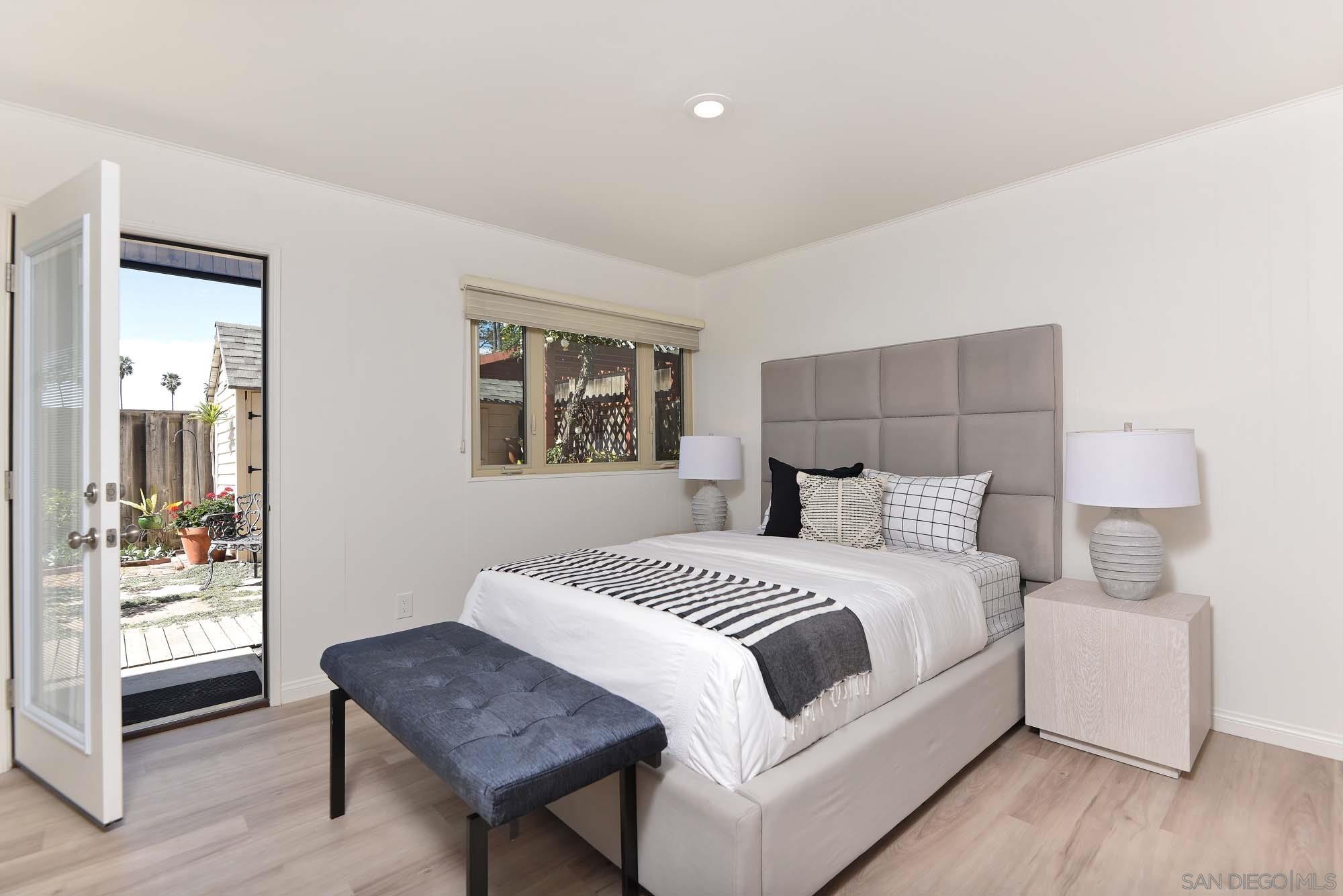 Detail Gallery Image 20 of 24 For 8348  Paseo Del Ocaso, La Jolla,  CA 92037 - 4 Beds | 3 Baths