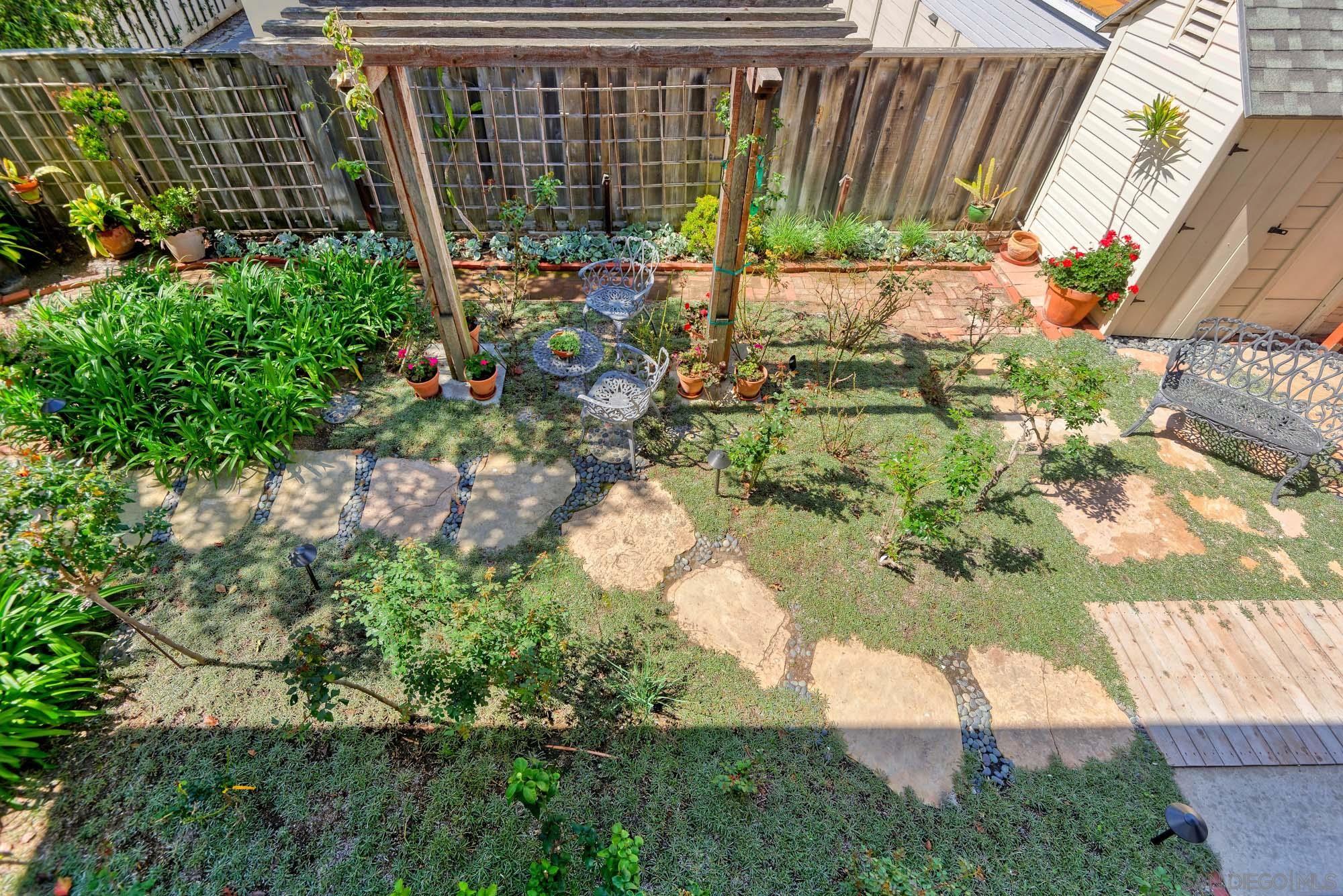 Detail Gallery Image 22 of 24 For 8348  Paseo Del Ocaso, La Jolla,  CA 92037 - 4 Beds | 3 Baths