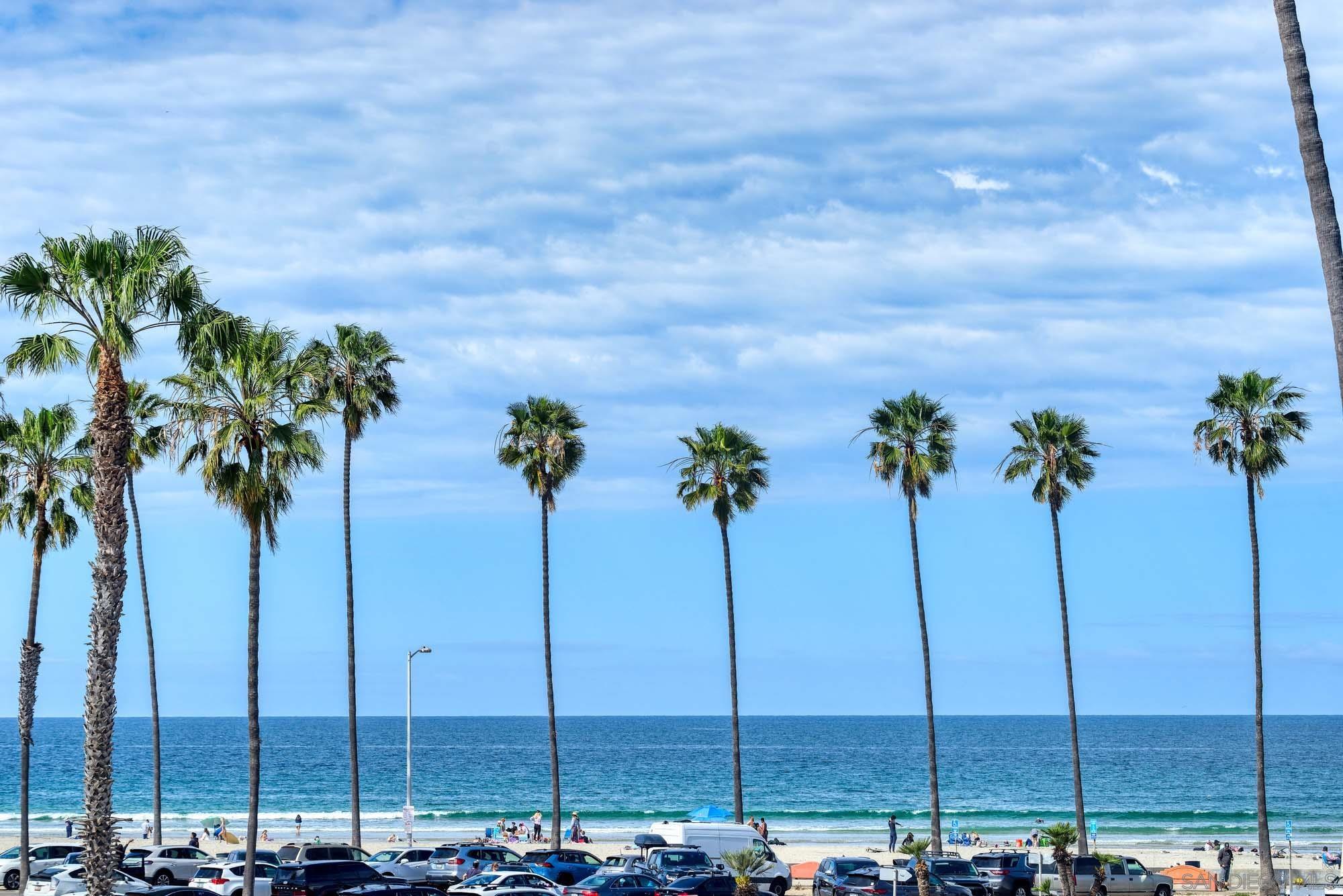 Detail Gallery Image 5 of 24 For 8348  Paseo Del Ocaso, La Jolla,  CA 92037 - 4 Beds | 3 Baths