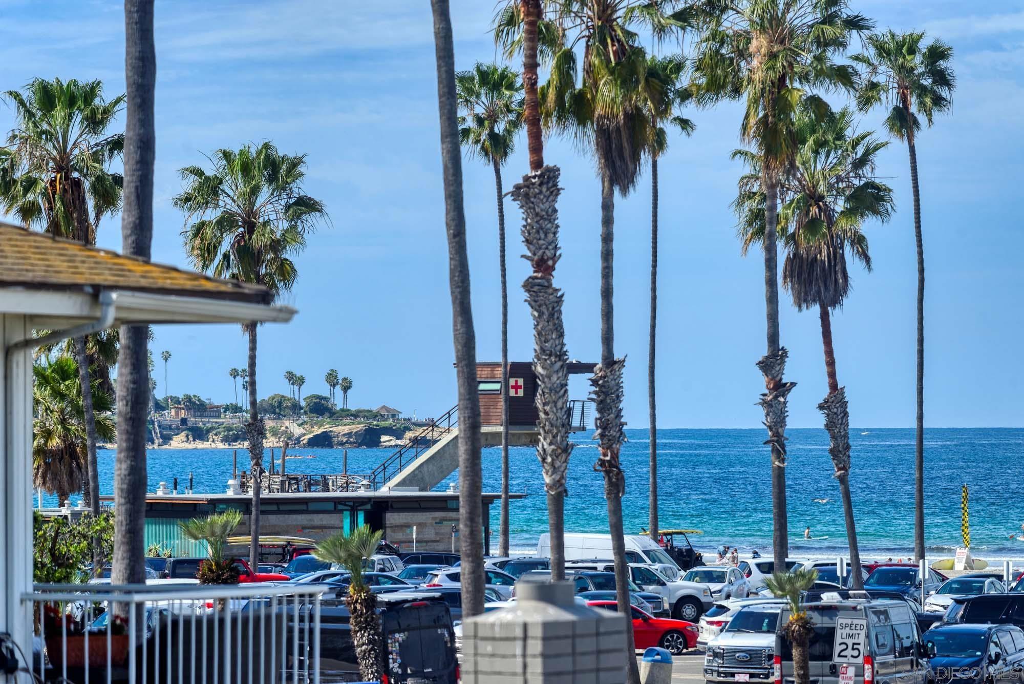 Detail Gallery Image 7 of 24 For 8348  Paseo Del Ocaso, La Jolla,  CA 92037 - 4 Beds | 3 Baths