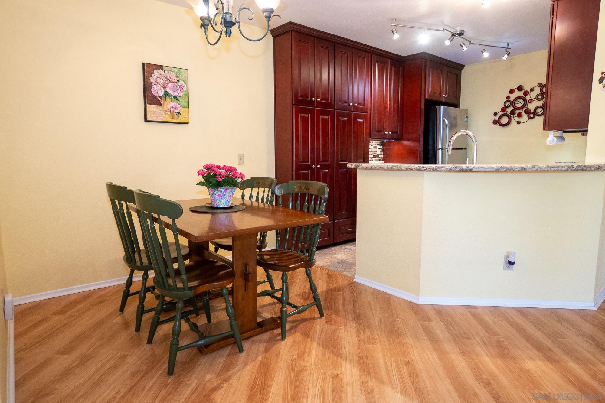 Detail Gallery Image 5 of 28 For 7263  Camino Degrazia  #33,  San Diego,  CA 92111 - 2 Beds | 2 Baths