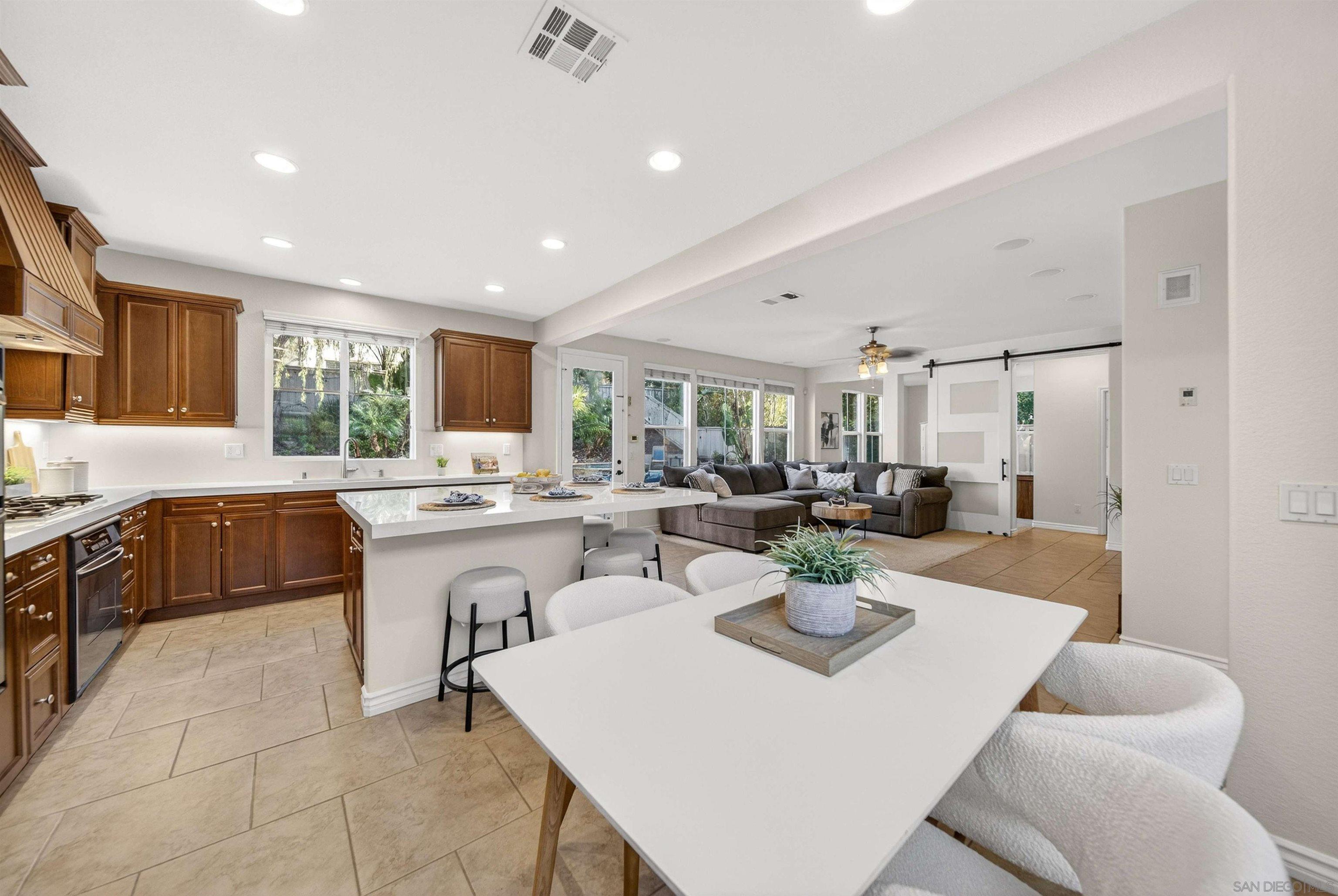 Detail Gallery Image 14 of 60 For 1717  Tara, San Marcos,  CA 92078 - 5 Beds | 3/1 Baths