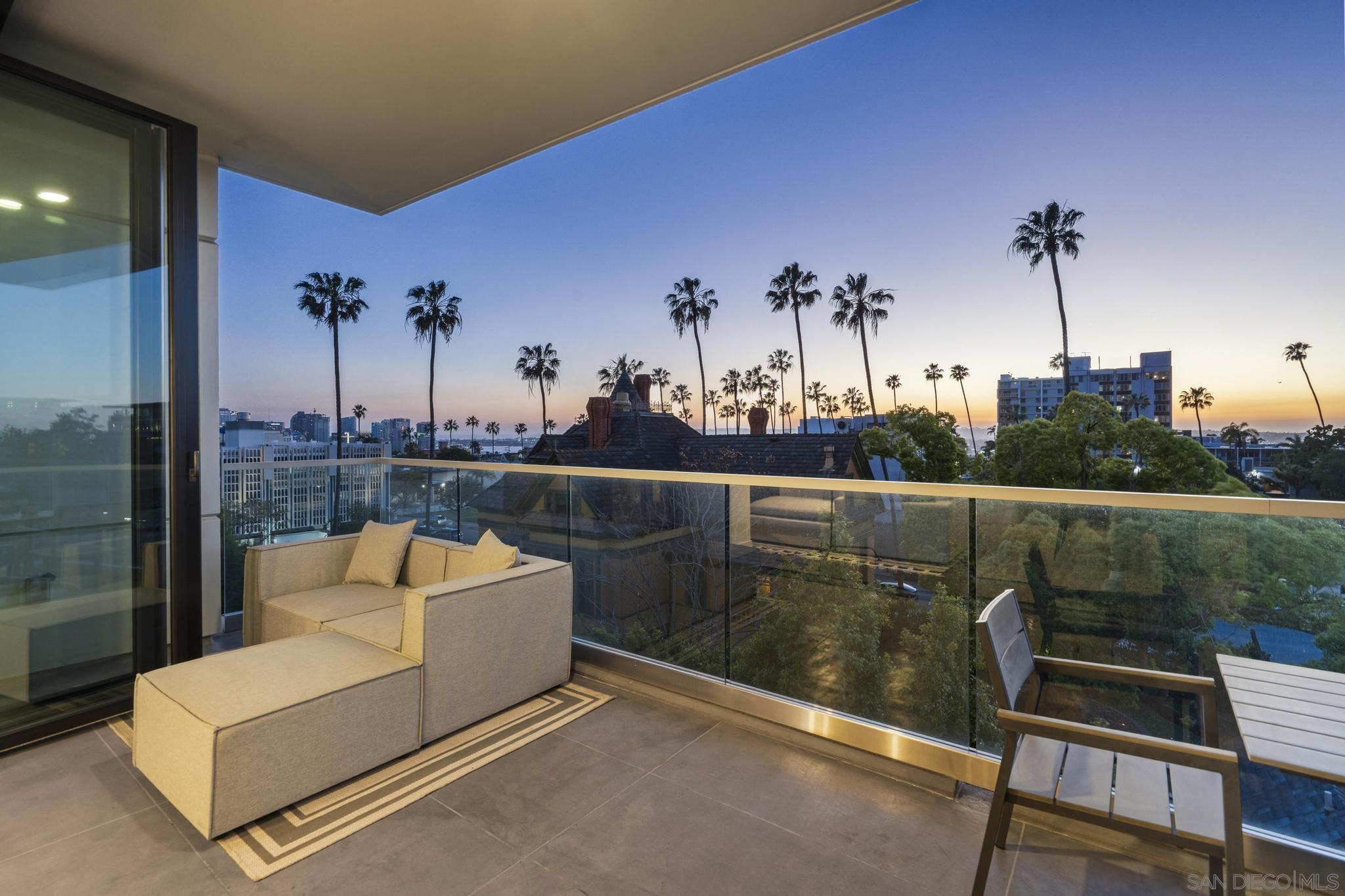 Detail Gallery Image 3 of 72 For 2604  5th Ave  #406,  San Diego,  CA 92103 - 2 Beds | 2 Baths