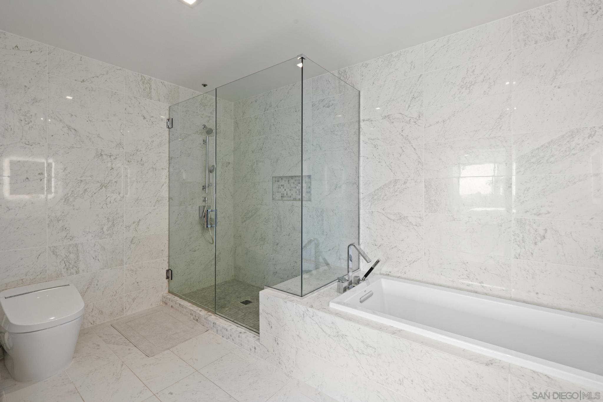 Detail Gallery Image 41 of 72 For 2604  5th Ave  #406,  San Diego,  CA 92103 - 2 Beds | 2 Baths