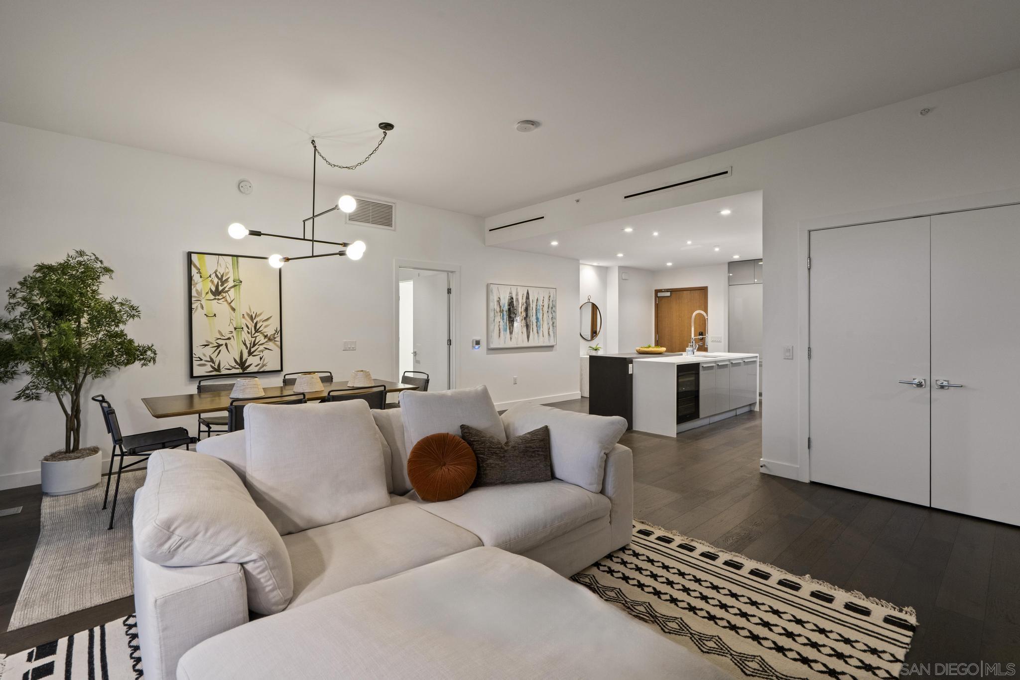 Detail Gallery Image 7 of 72 For 2604  5th Ave  #406,  San Diego,  CA 92103 - 2 Beds | 2 Baths