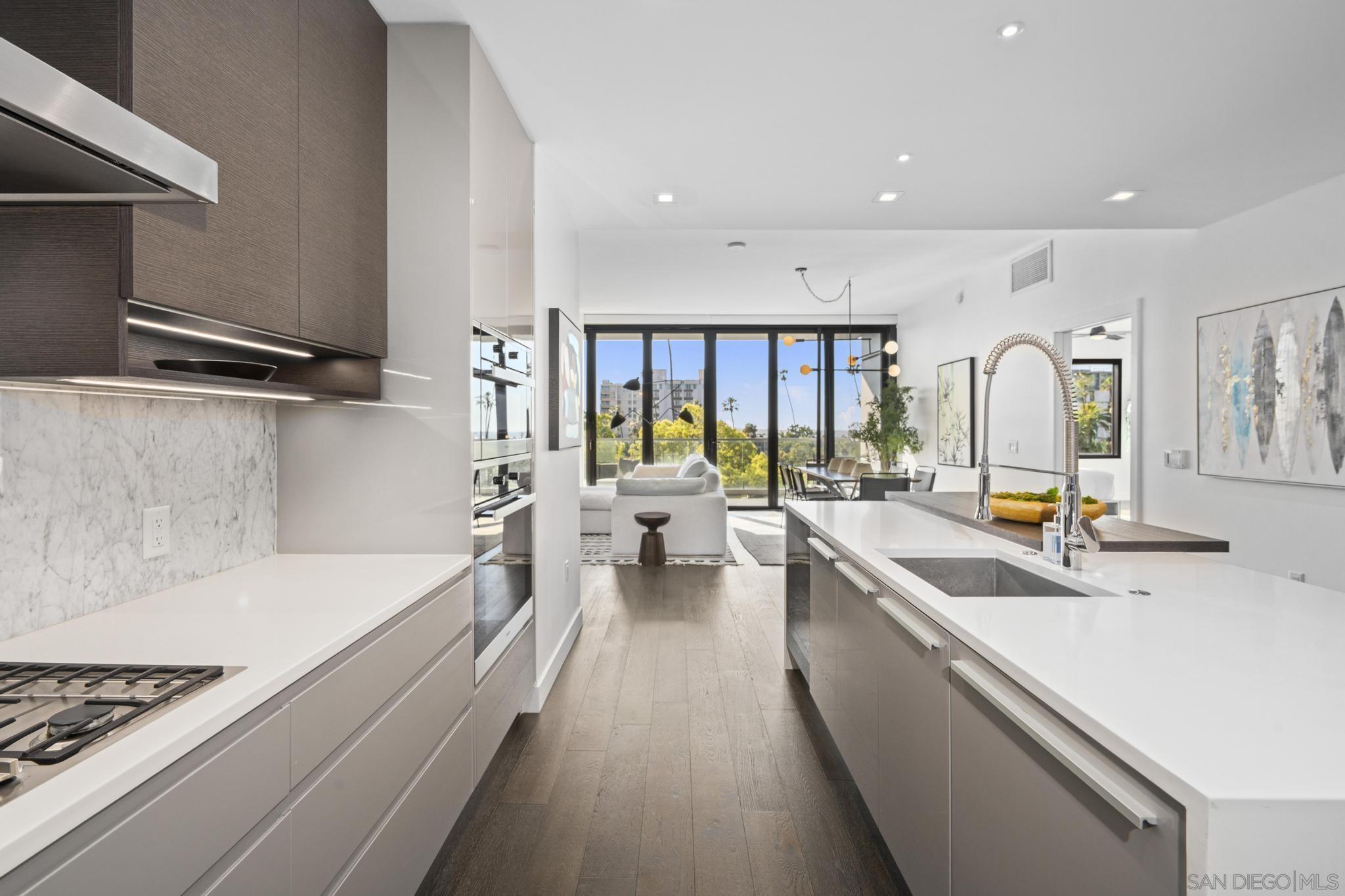 Detail Gallery Image 10 of 72 For 2604  5th Ave  #406,  San Diego,  CA 92103 - 2 Beds | 2 Baths