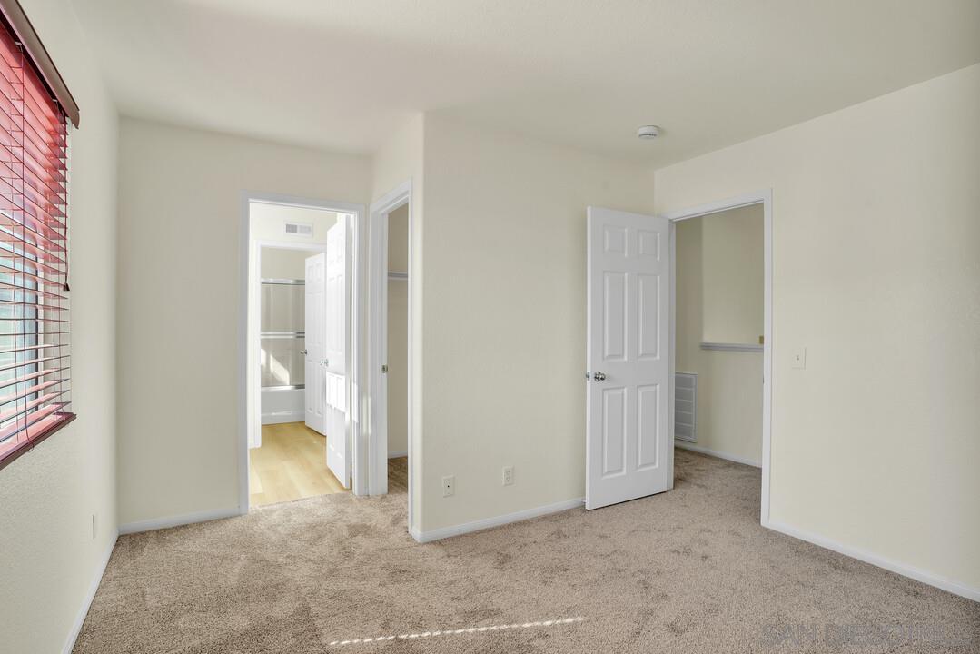 Detail Gallery Image 27 of 41 For 1674  W 11th Ave, Escondido,  CA 92029 - 4 Beds | 3 Baths