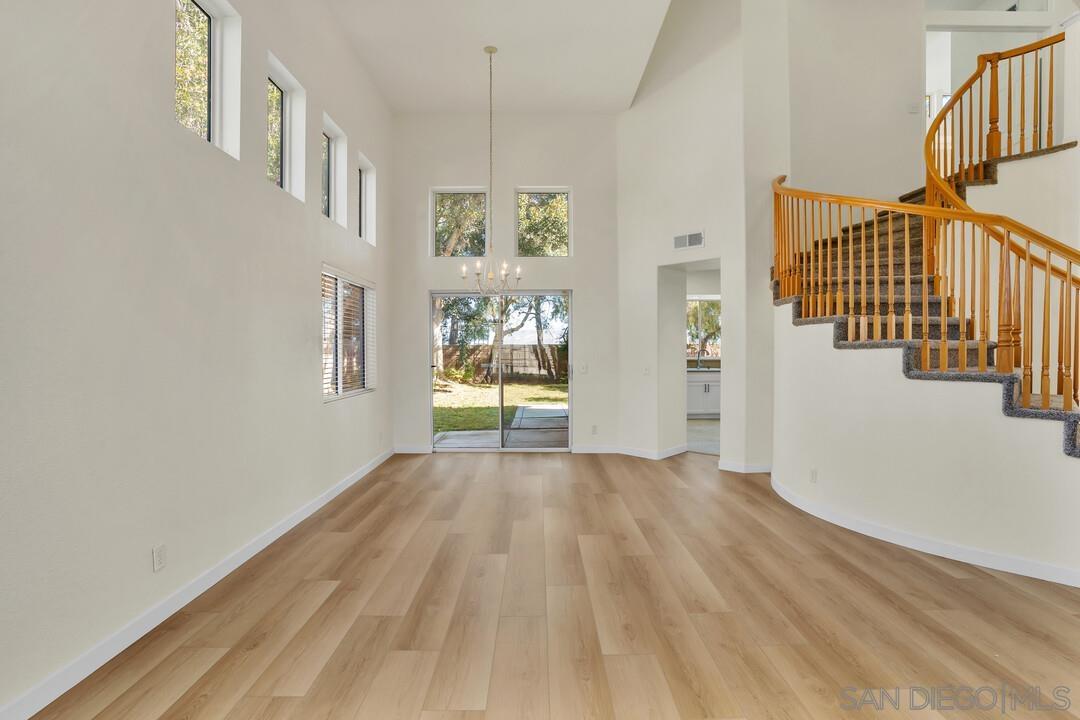 Detail Gallery Image 6 of 41 For 1674  W 11th Ave, Escondido,  CA 92029 - 4 Beds | 3 Baths