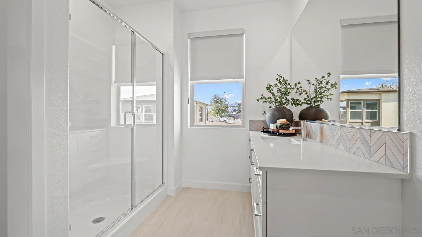 Detail Gallery Image 8 of 12 For 322  Honeysuckle, Oceanside,  CA 92057 - 1 Beds | 1/1 Baths