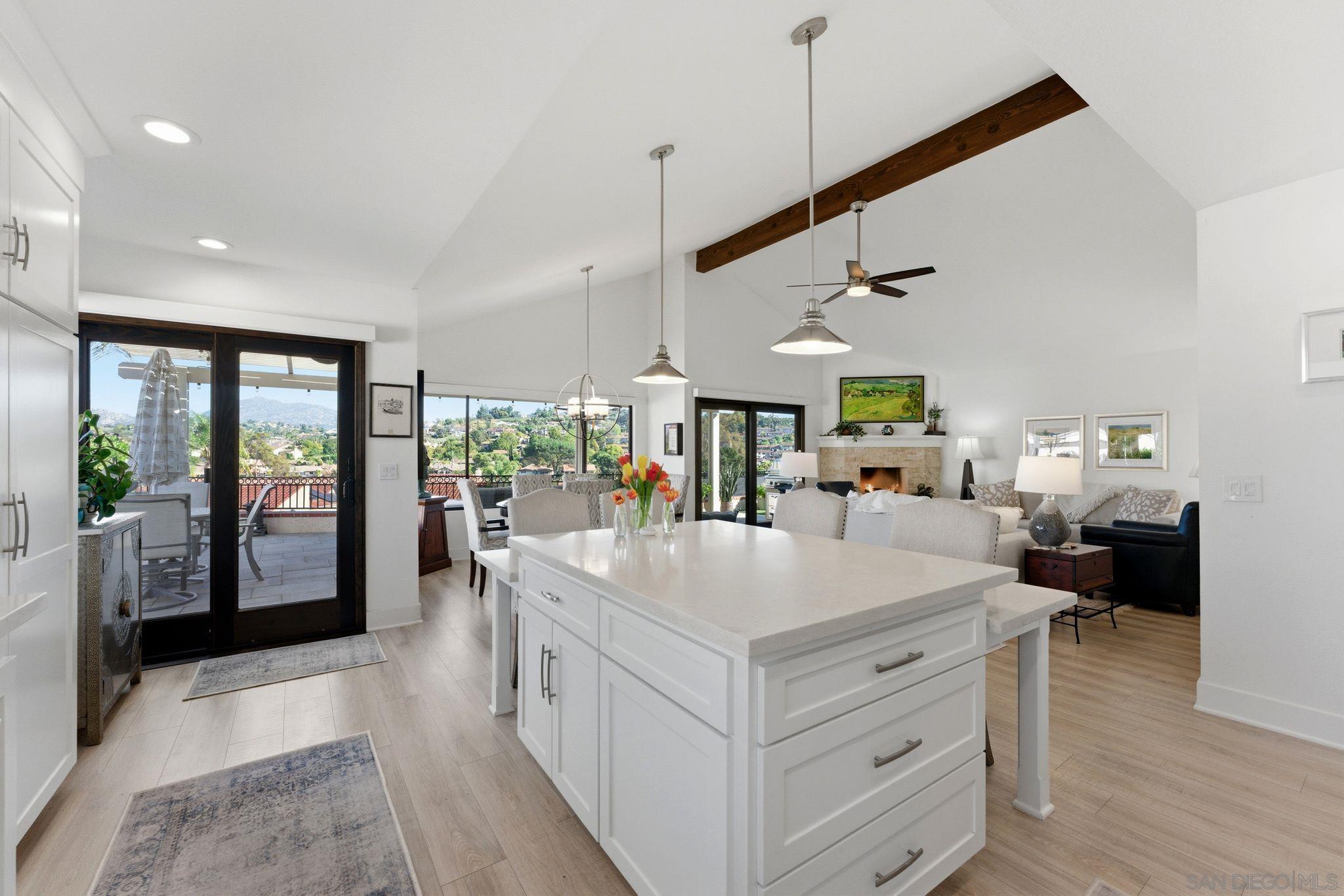 Detail Gallery Image 3 of 56 For 17663  Caminito Hercuba, San Diego,  CA 92128 - 2 Beds | 2 Baths