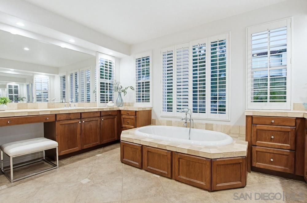 Detail Gallery Image 26 of 42 For 6626  Halite Pl, Carlsbad,  CA 92009 - 5 Beds | 4/1 Baths