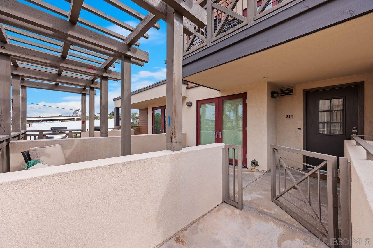 Detail Gallery Image 2 of 40 For 90  N Coast Highway 101 Ste 314, Encinitas,  CA 92024 - 2 Beds | 2/1 Baths