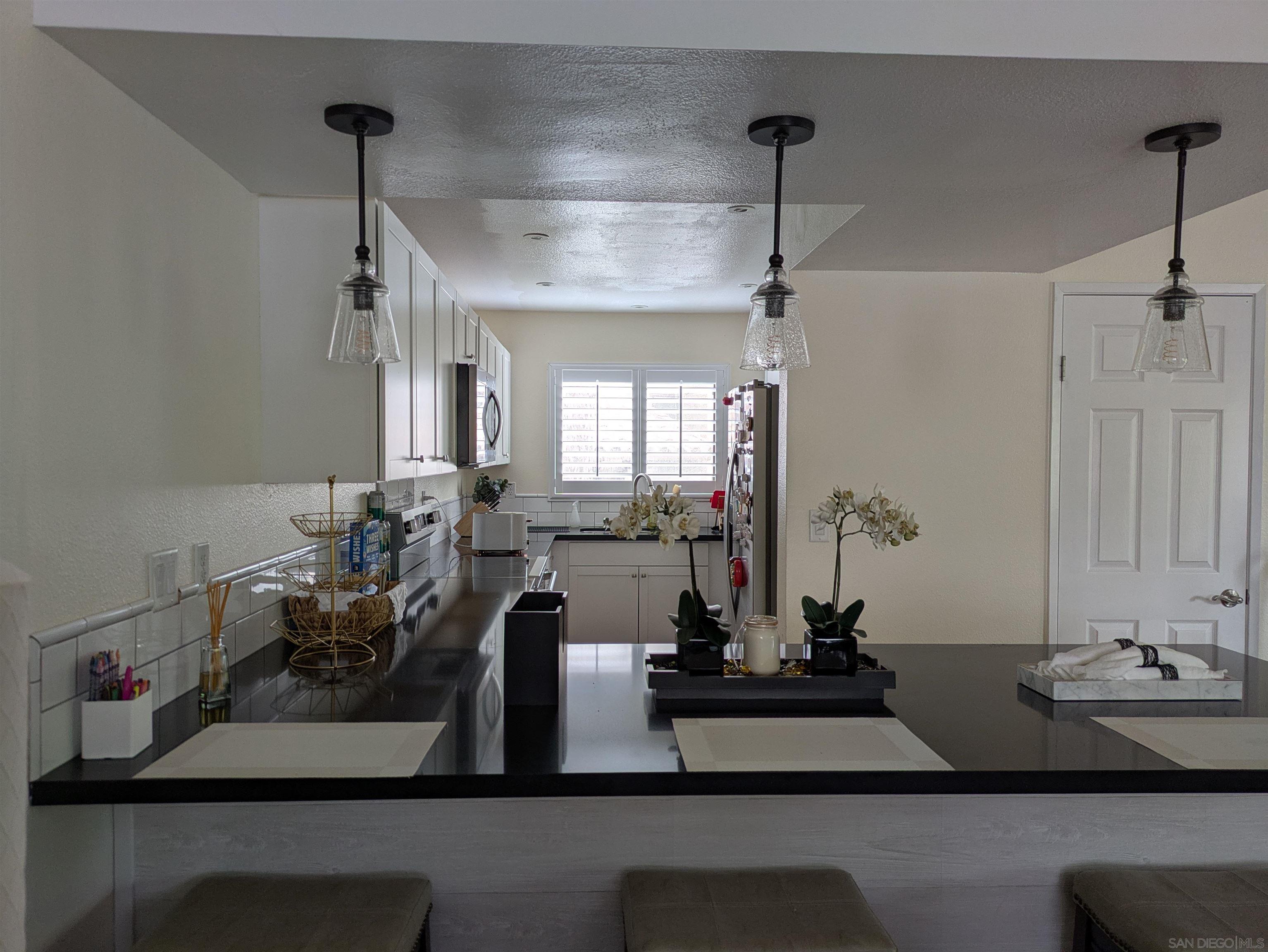 Detail Gallery Image 12 of 34 For 5920  Mission Center Rd  #a,  San Diego,  CA 92123 - 2 Beds | 2/1 Baths