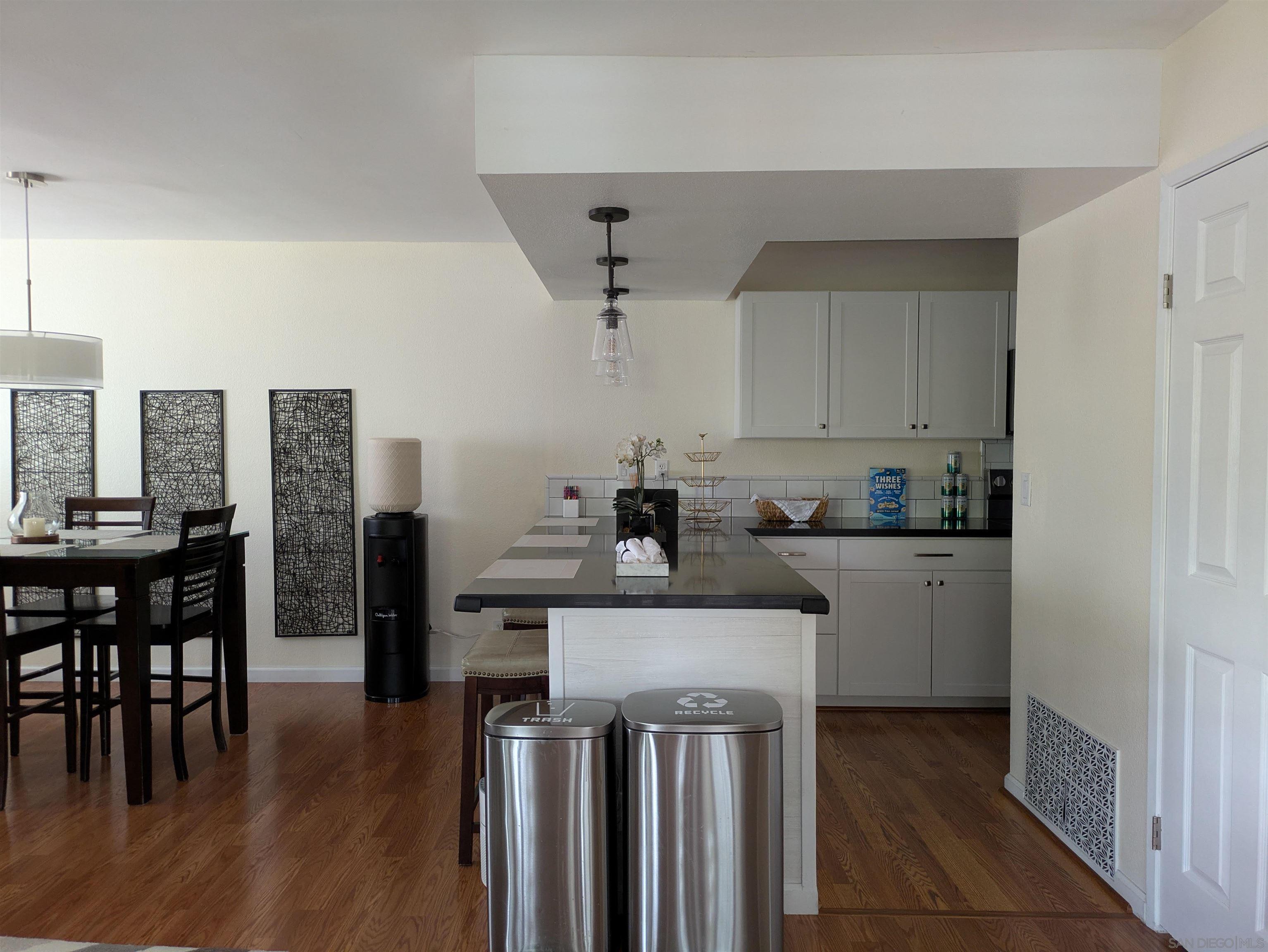 Detail Gallery Image 9 of 34 For 5920  Mission Center Rd  #a,  San Diego,  CA 92123 - 2 Beds | 2/1 Baths