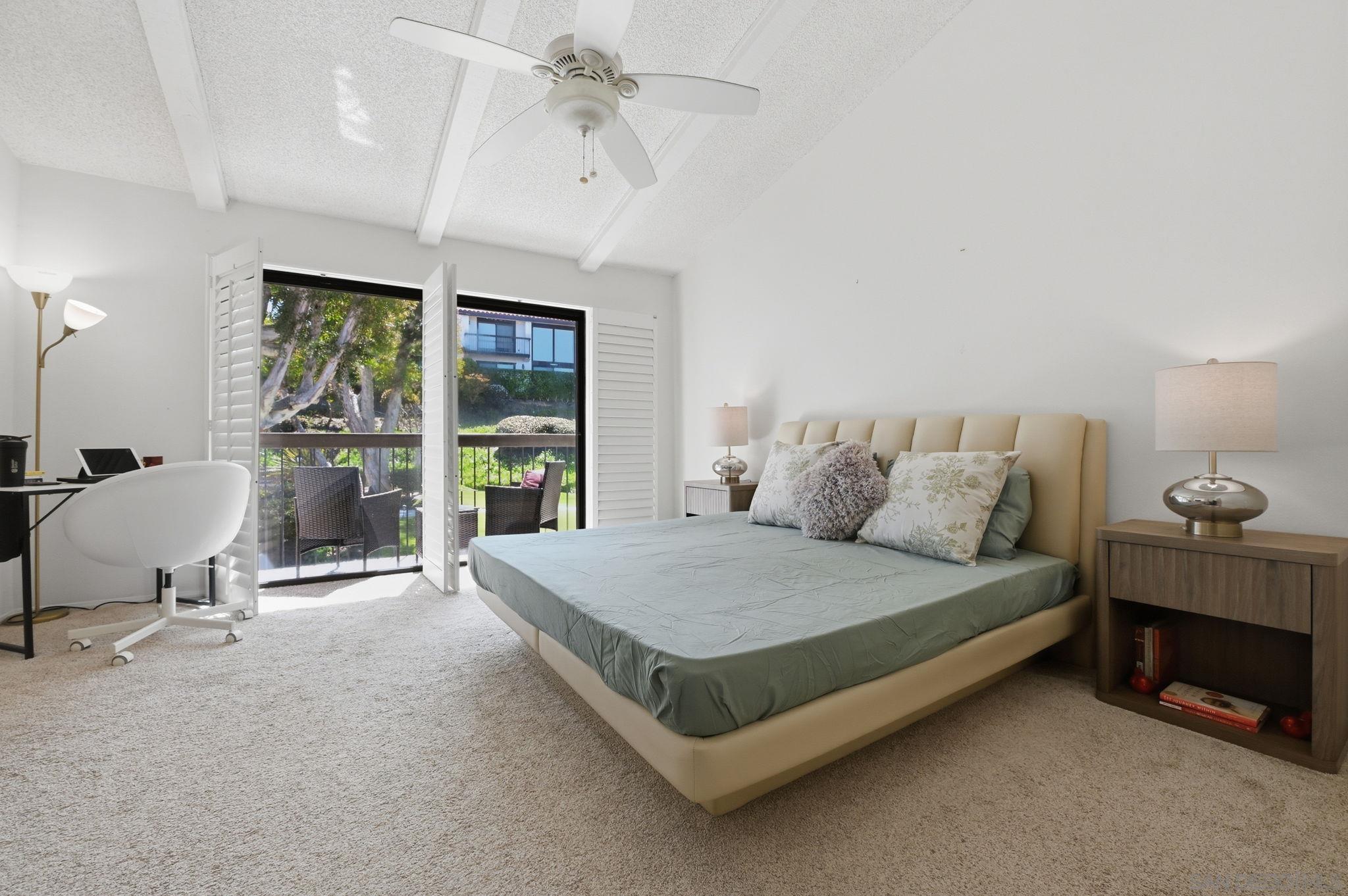 Detail Gallery Image 15 of 34 For 971  Santa Helena Park Ct, Solana Beach,  CA 92075 - 3 Beds | 2/1 Baths