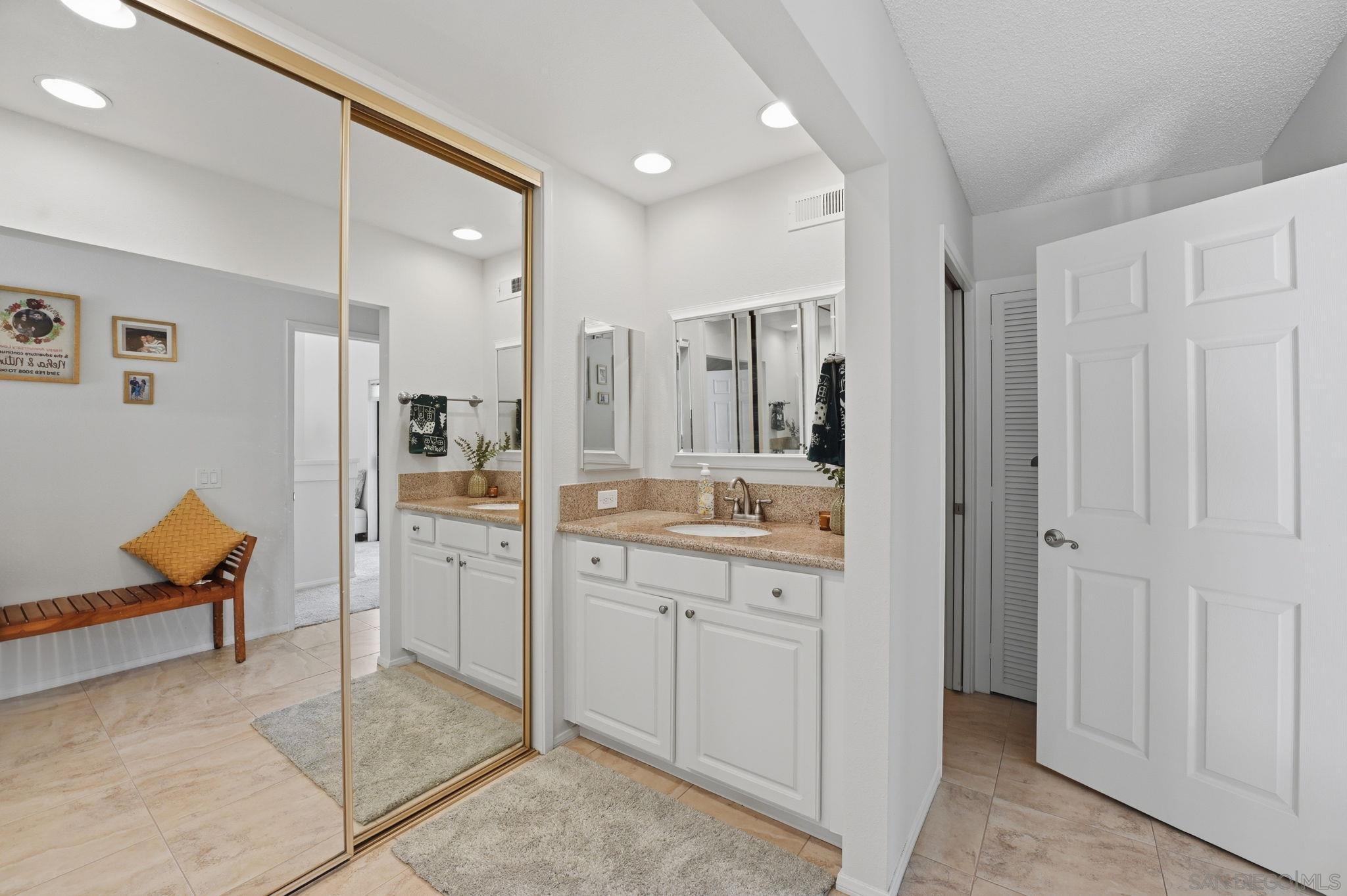 Detail Gallery Image 22 of 34 For 971  Santa Helena Park Ct, Solana Beach,  CA 92075 - 3 Beds | 2/1 Baths