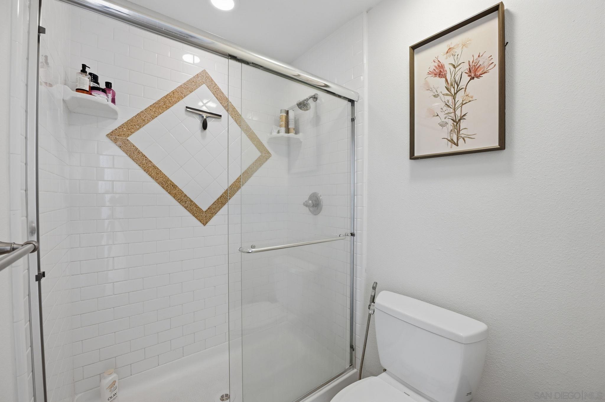 Detail Gallery Image 23 of 34 For 971  Santa Helena Park Ct, Solana Beach,  CA 92075 - 3 Beds | 2/1 Baths