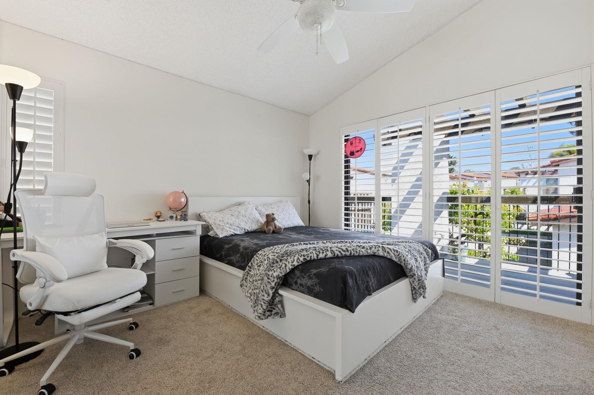 Detail Gallery Image 24 of 34 For 971  Santa Helena Park Ct, Solana Beach,  CA 92075 - 3 Beds | 2/1 Baths