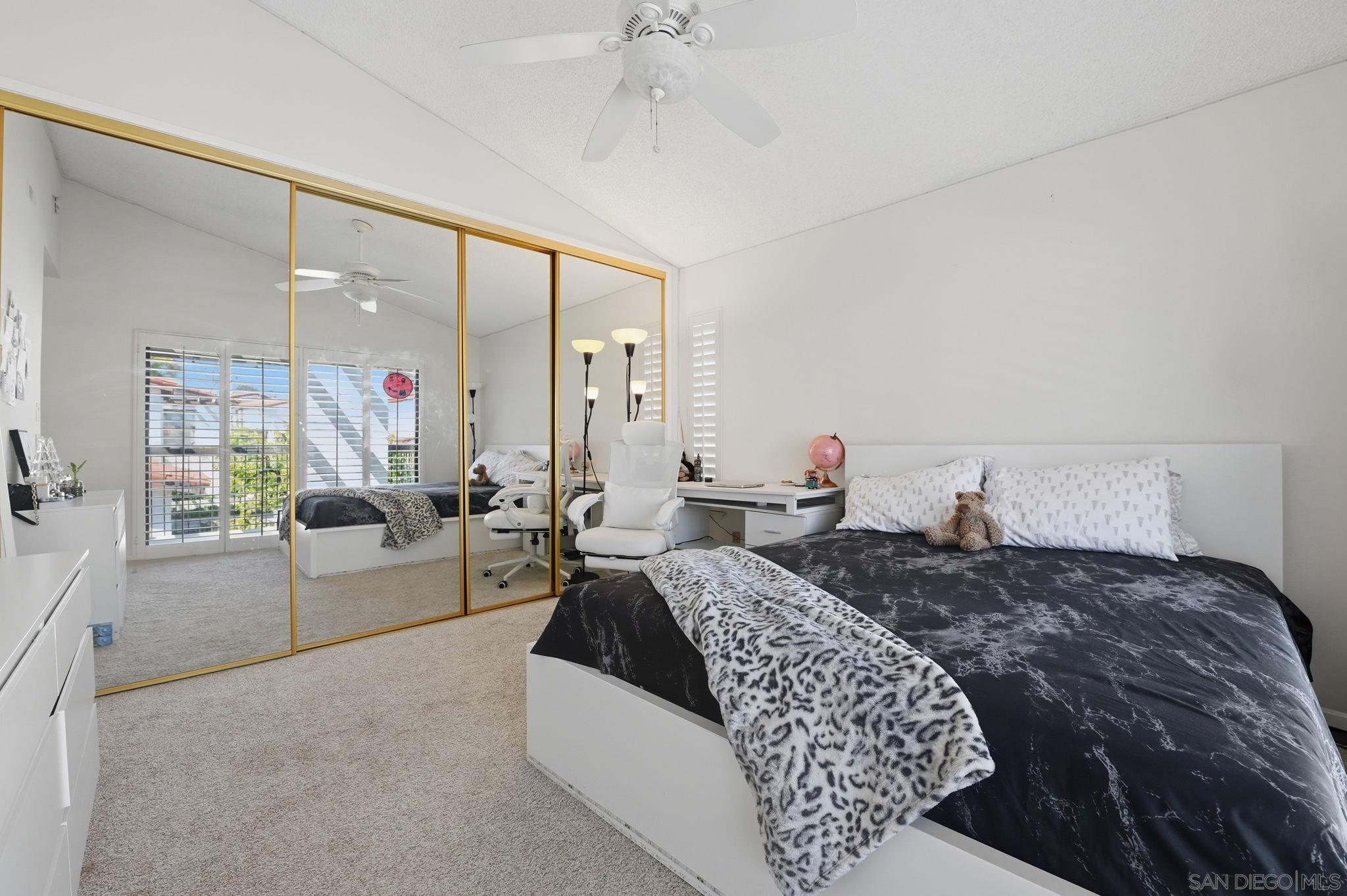 Detail Gallery Image 25 of 34 For 971  Santa Helena Park Ct, Solana Beach,  CA 92075 - 3 Beds | 2/1 Baths