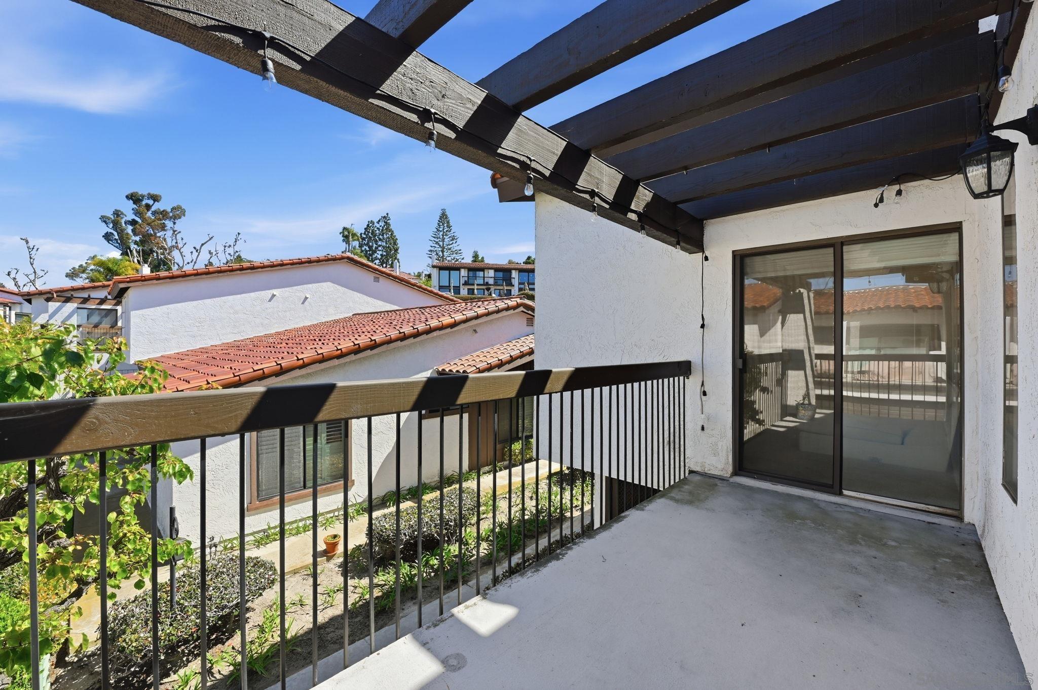 Detail Gallery Image 29 of 34 For 971  Santa Helena Park Ct, Solana Beach,  CA 92075 - 3 Beds | 2/1 Baths