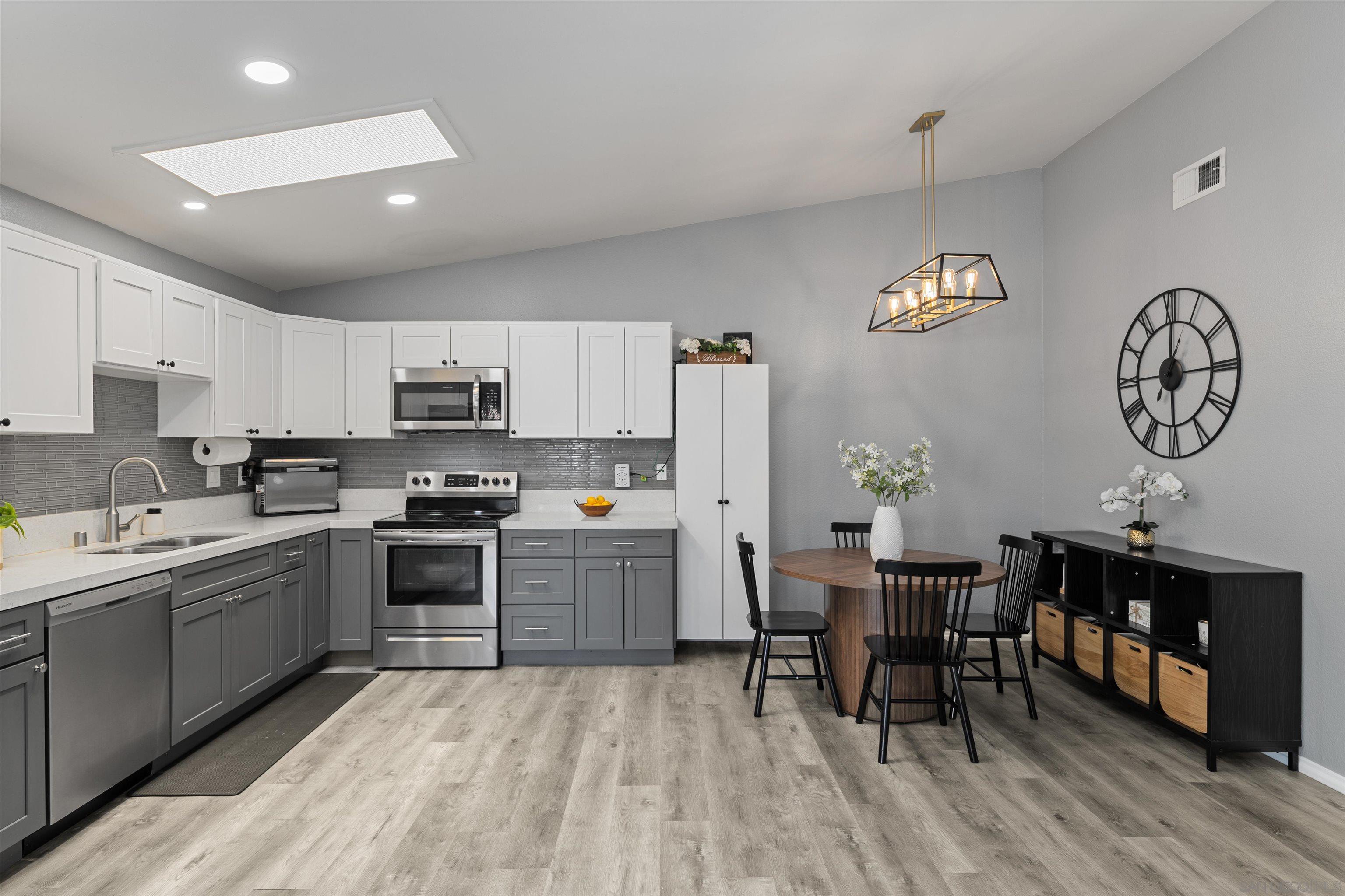 Detail Gallery Image 16 of 38 For 2407  Teaberry Glen, Escondido,  CA 92027 - 3 Beds | 2 Baths