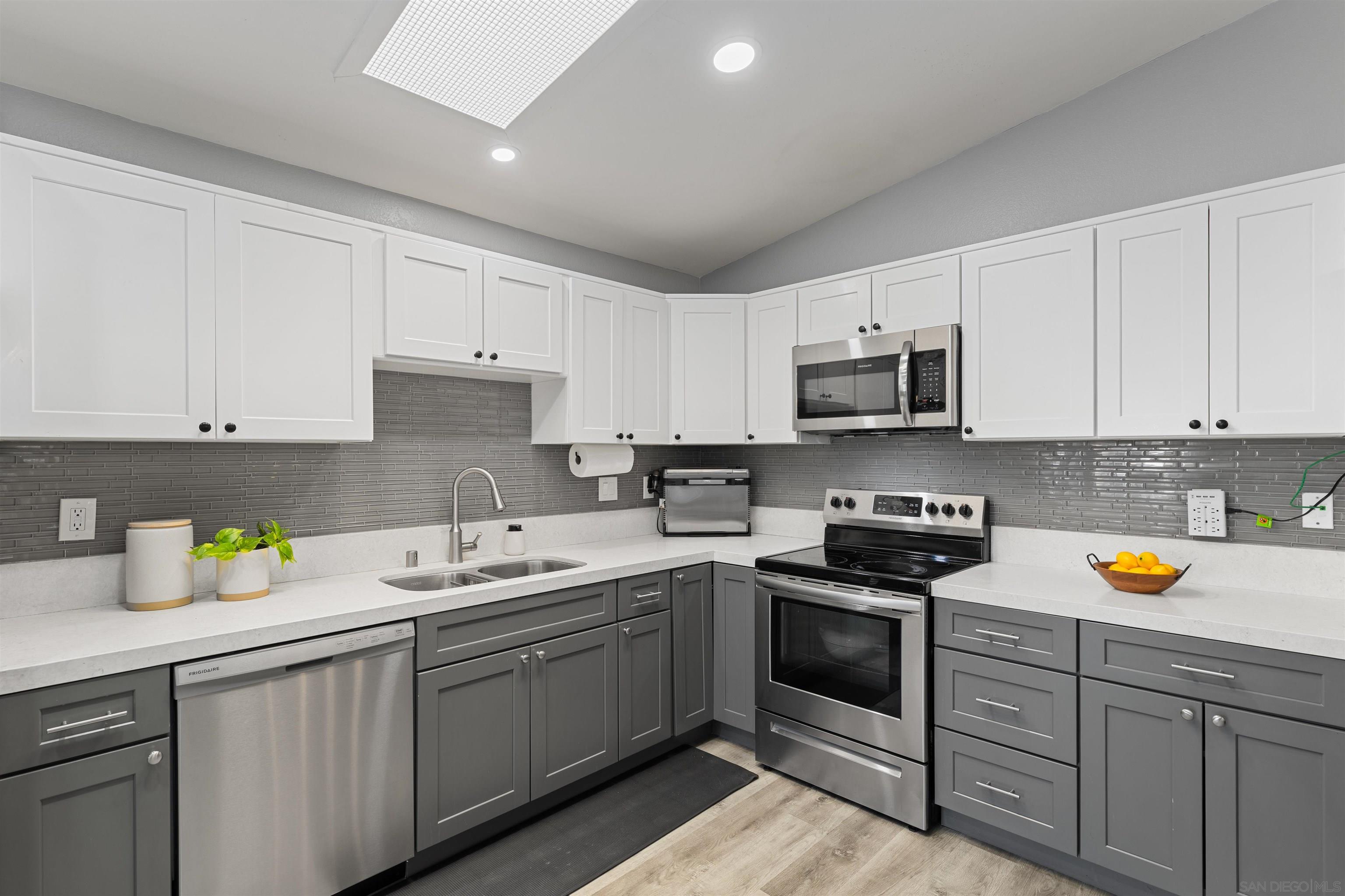 Detail Gallery Image 19 of 38 For 2407  Teaberry Glen, Escondido,  CA 92027 - 3 Beds | 2 Baths