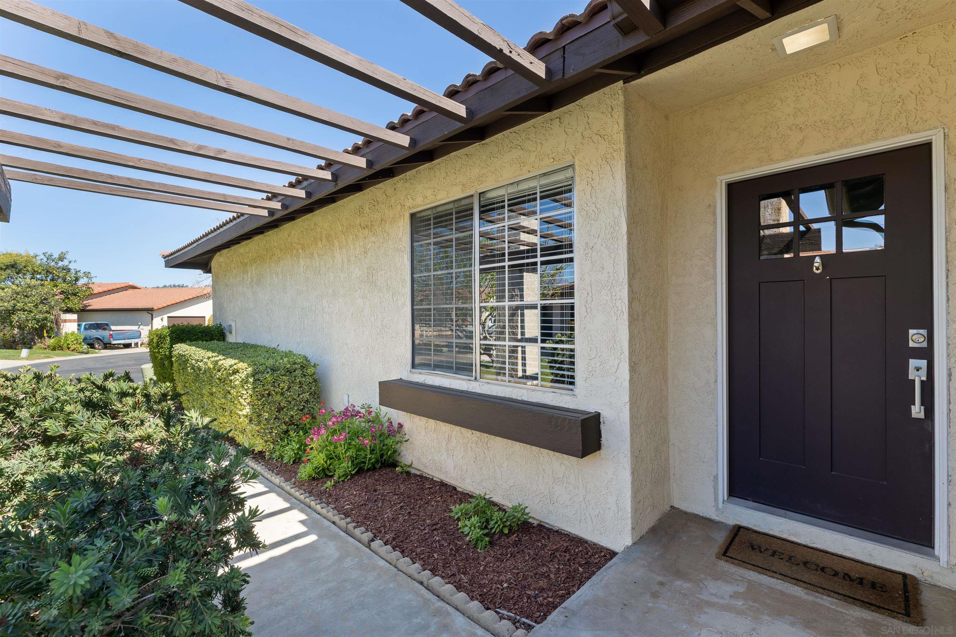 Detail Gallery Image 5 of 38 For 2407  Teaberry Glen, Escondido,  CA 92027 - 3 Beds | 2 Baths