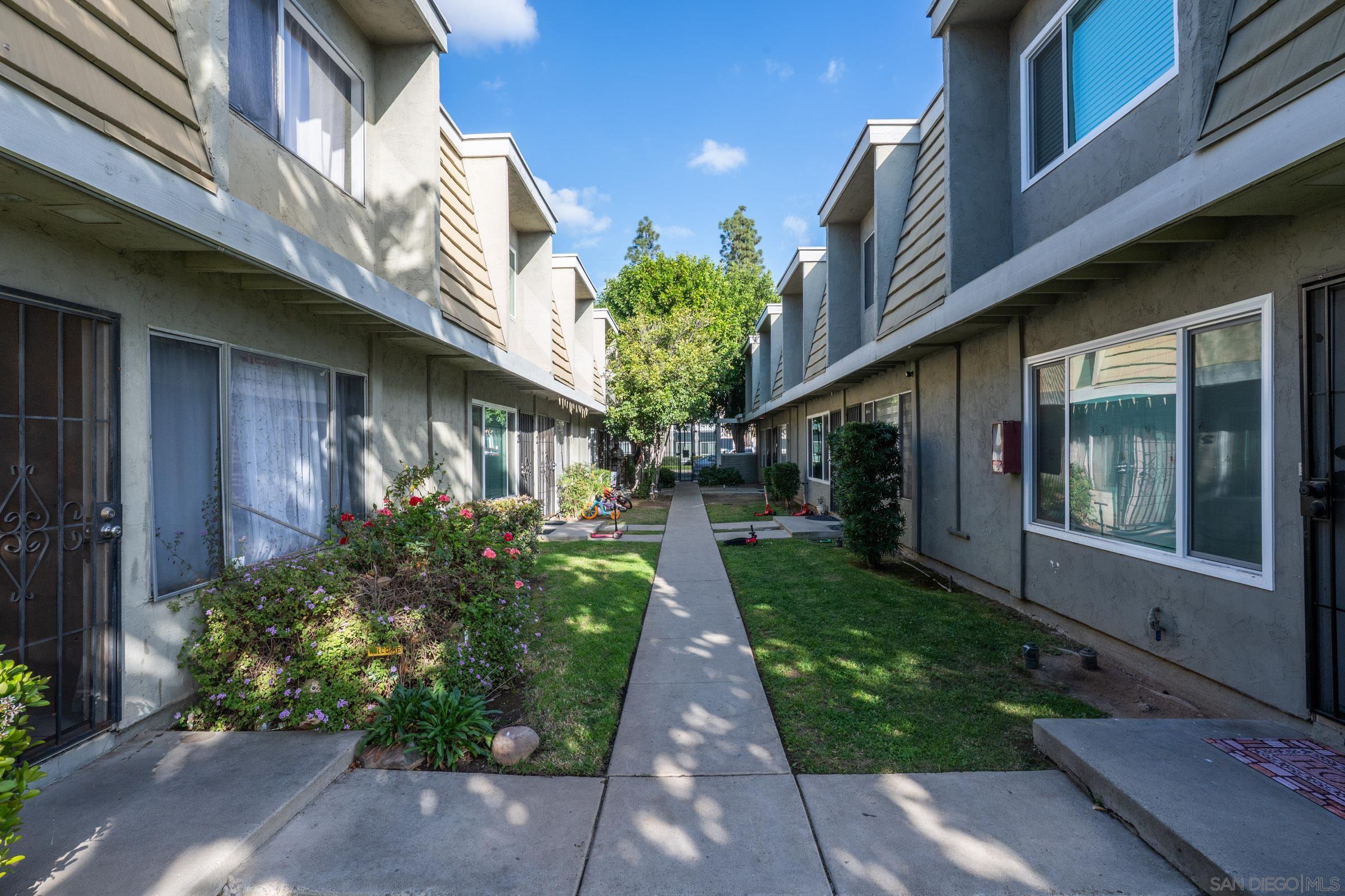 Detail Gallery Image 21 of 50 For 166 N 1st St.  #23,  El Cajon,  CA 92021 - 2 Beds | 1/1 Baths