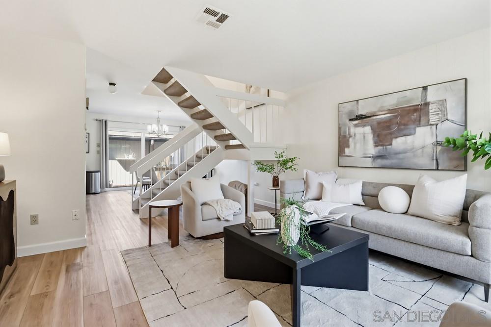 Detail Gallery Image 3 of 30 For 10606  Magnolia, Santee,  CA 92071 - 3 Beds | 1/1 Baths