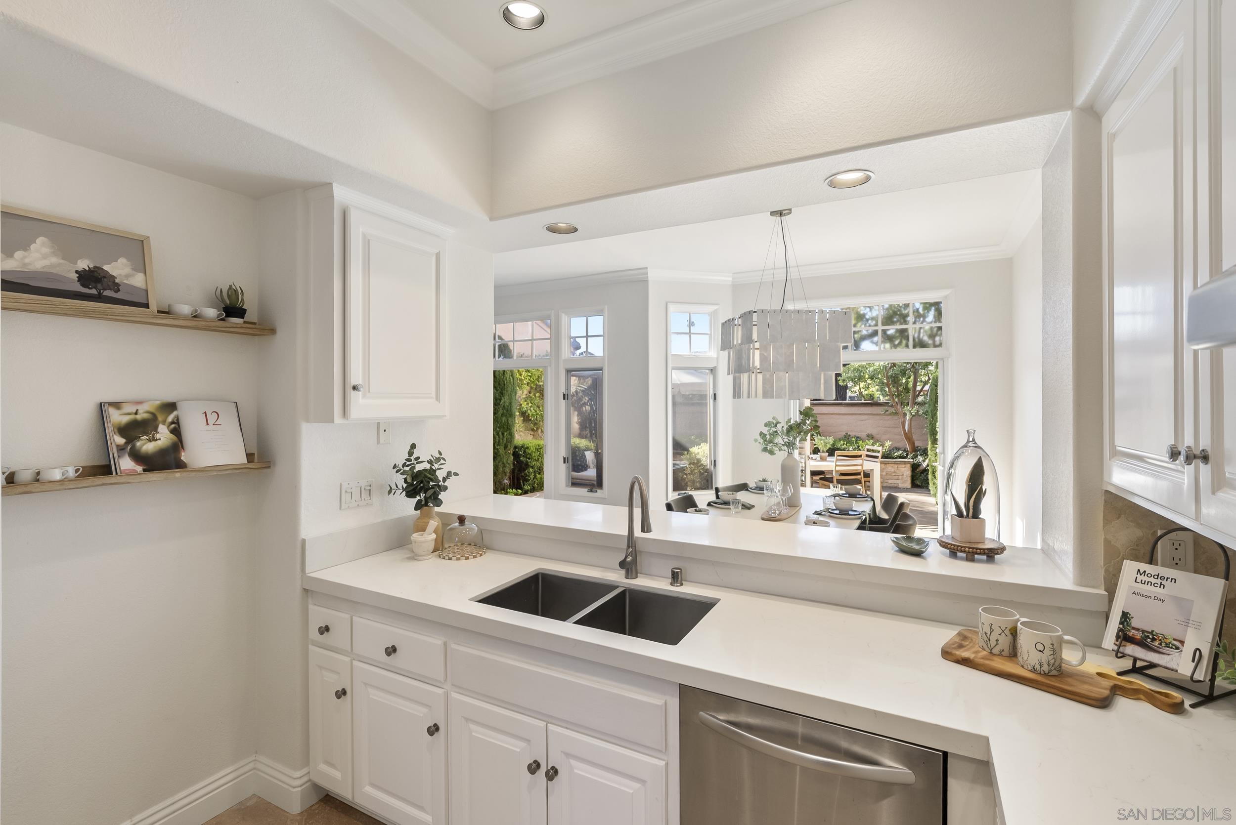 Detail Gallery Image 12 of 39 For 3774  Paseo Vista Famosa, Rancho Santa Fe,  CA 92091 - 3 Beds | 2/1 Baths