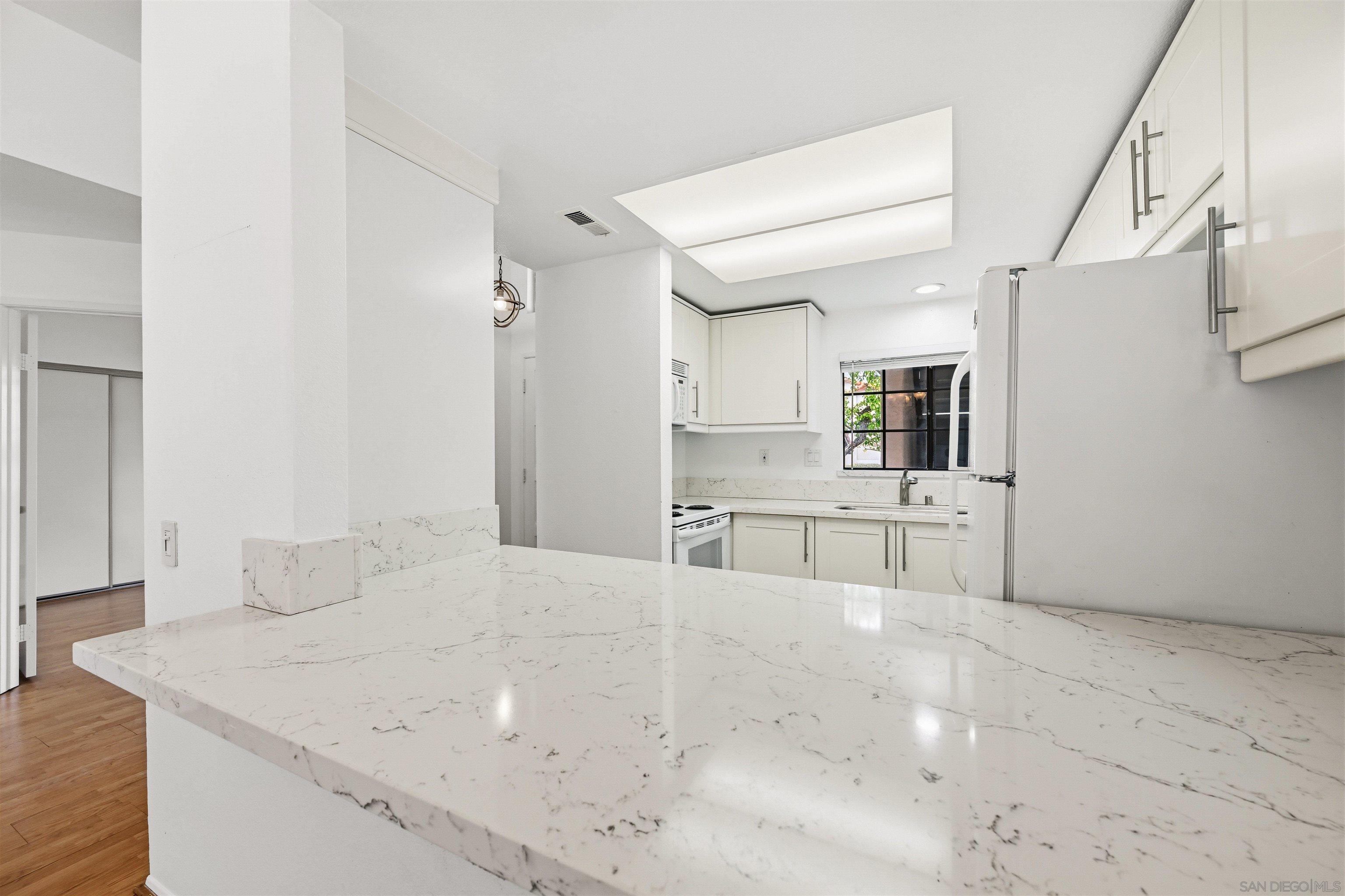 Detail Gallery Image 5 of 27 For 2823  Andover Ave, Carlsbad,  CA 92010 - 3 Beds | 2 Baths