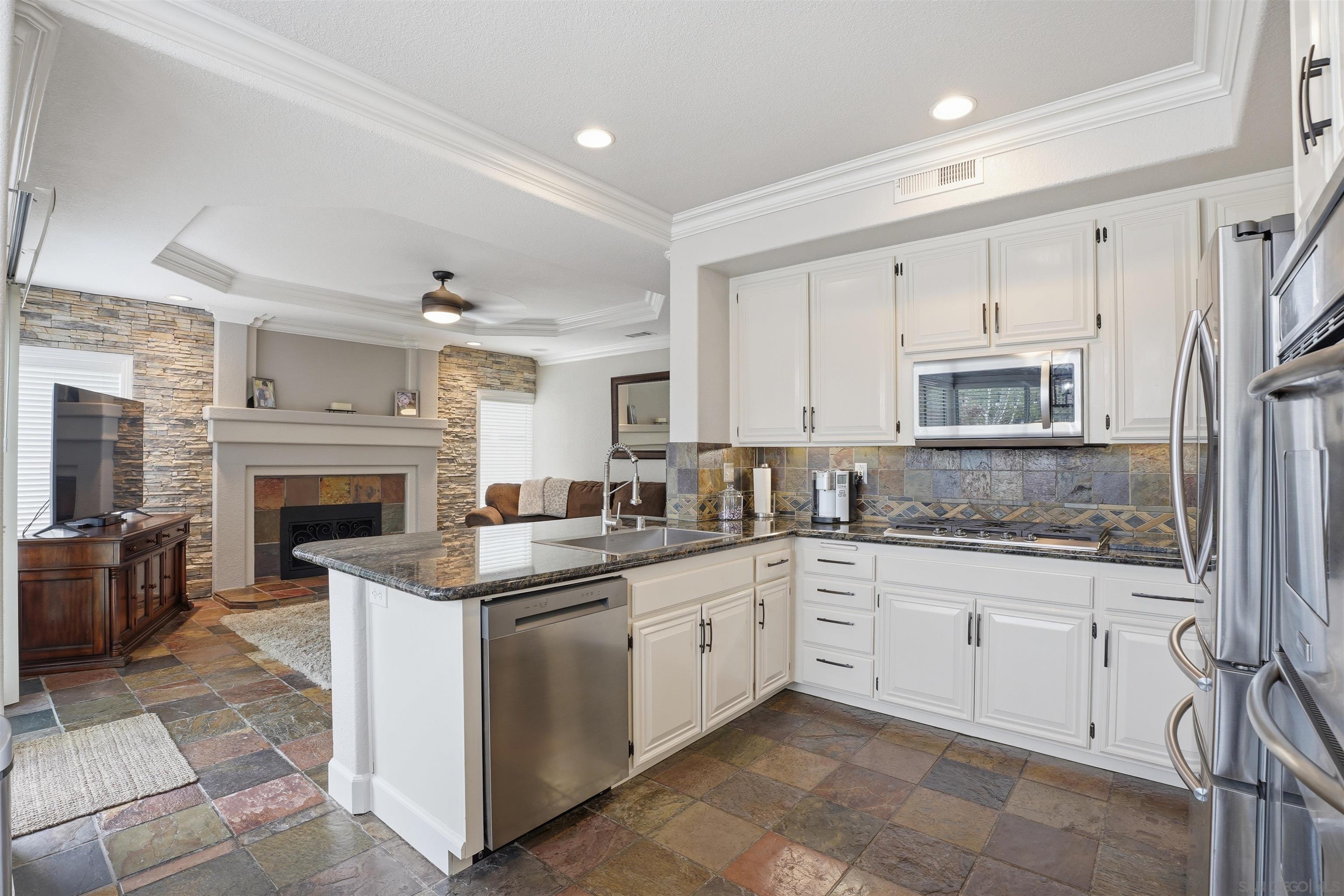 Detail Gallery Image 15 of 36 For 45754  Corte Lerma, Temecula,  CA 92592 - 5 Beds | 2/1 Baths