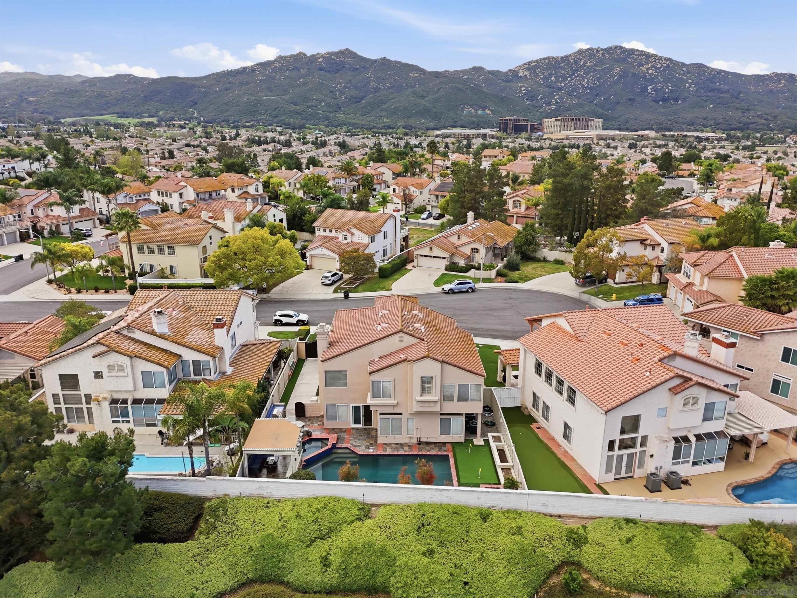 Detail Gallery Image 4 of 36 For 45754  Corte Lerma, Temecula,  CA 92592 - 5 Beds | 2/1 Baths