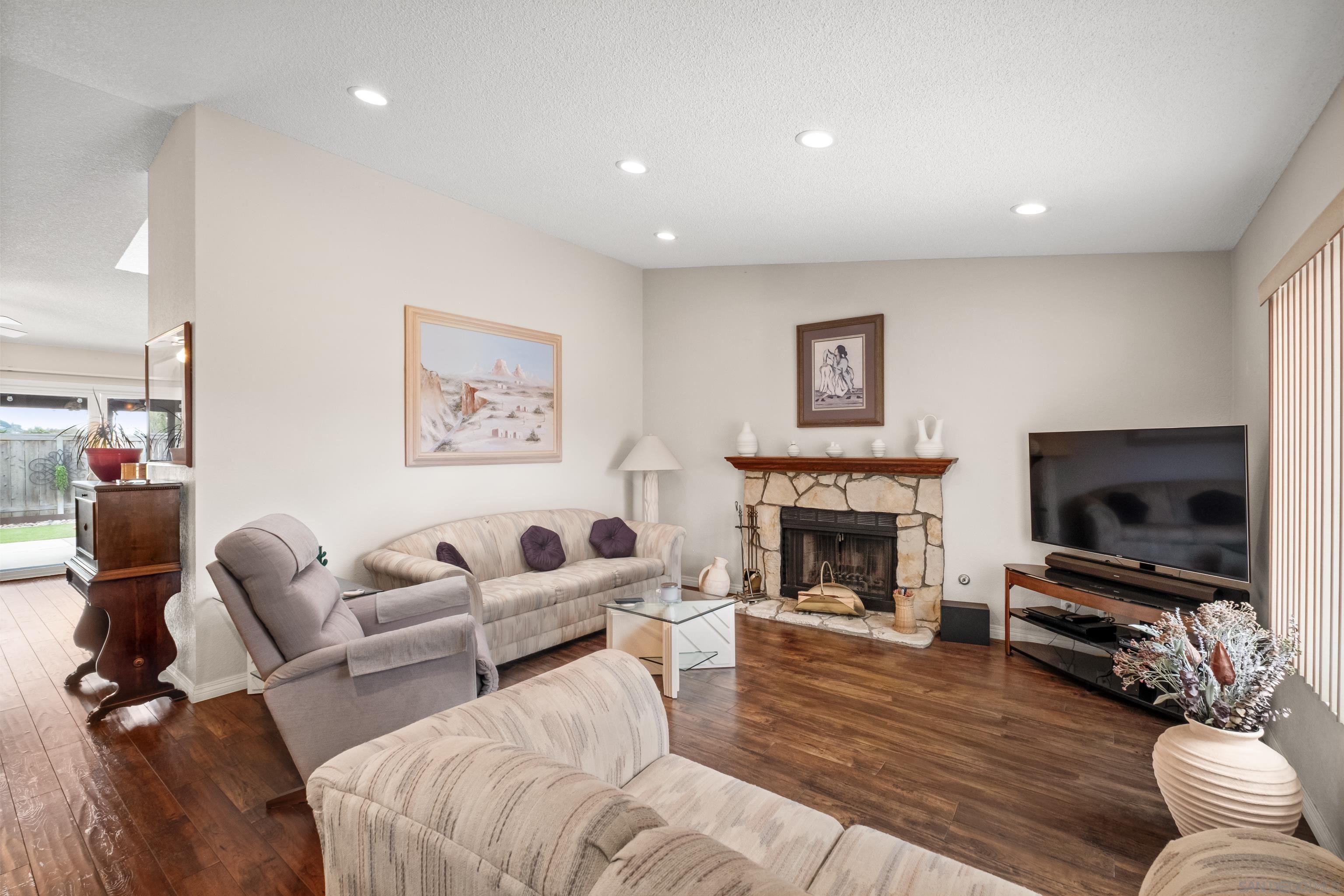 Detail Gallery Image 4 of 35 For 3759  Cherrystone Street, Oceanside,  CA 92058 - 4 Beds | 2 Baths